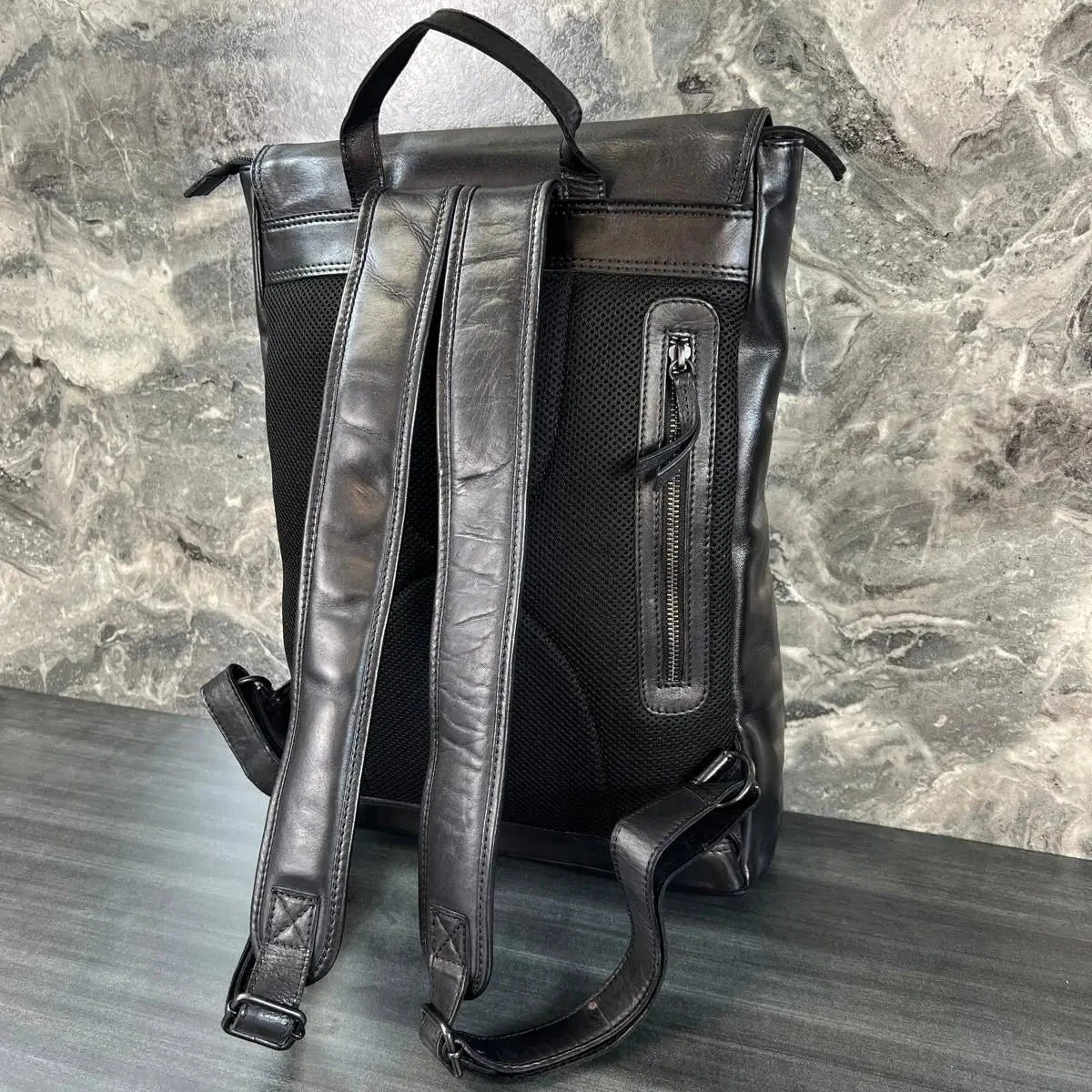 MET Classic Everyday Backpack - Image 5