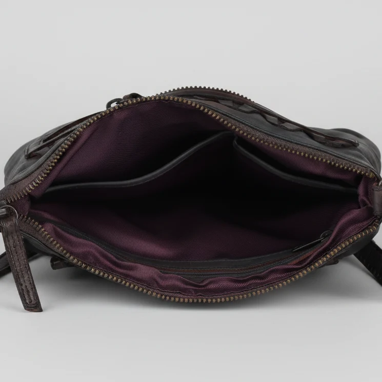 MET V Stitch Crossbody Leather Bag - Image 17