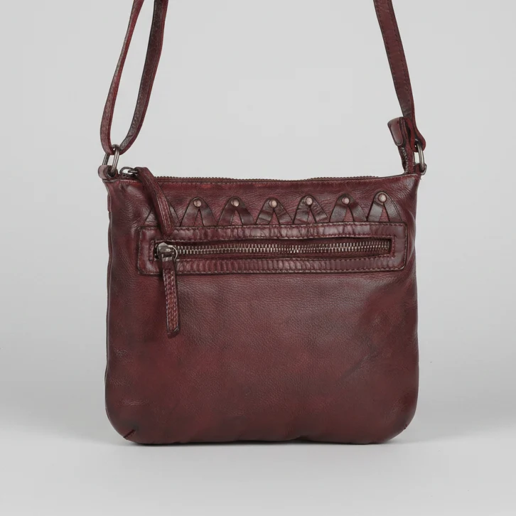MET V Stitch Crossbody Leather Bag - Image 18