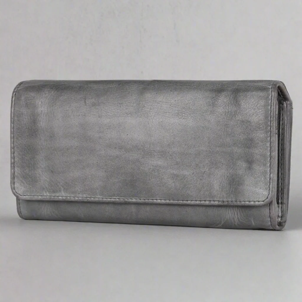 MET Women's Leather Clutch Wallet - Image 7
