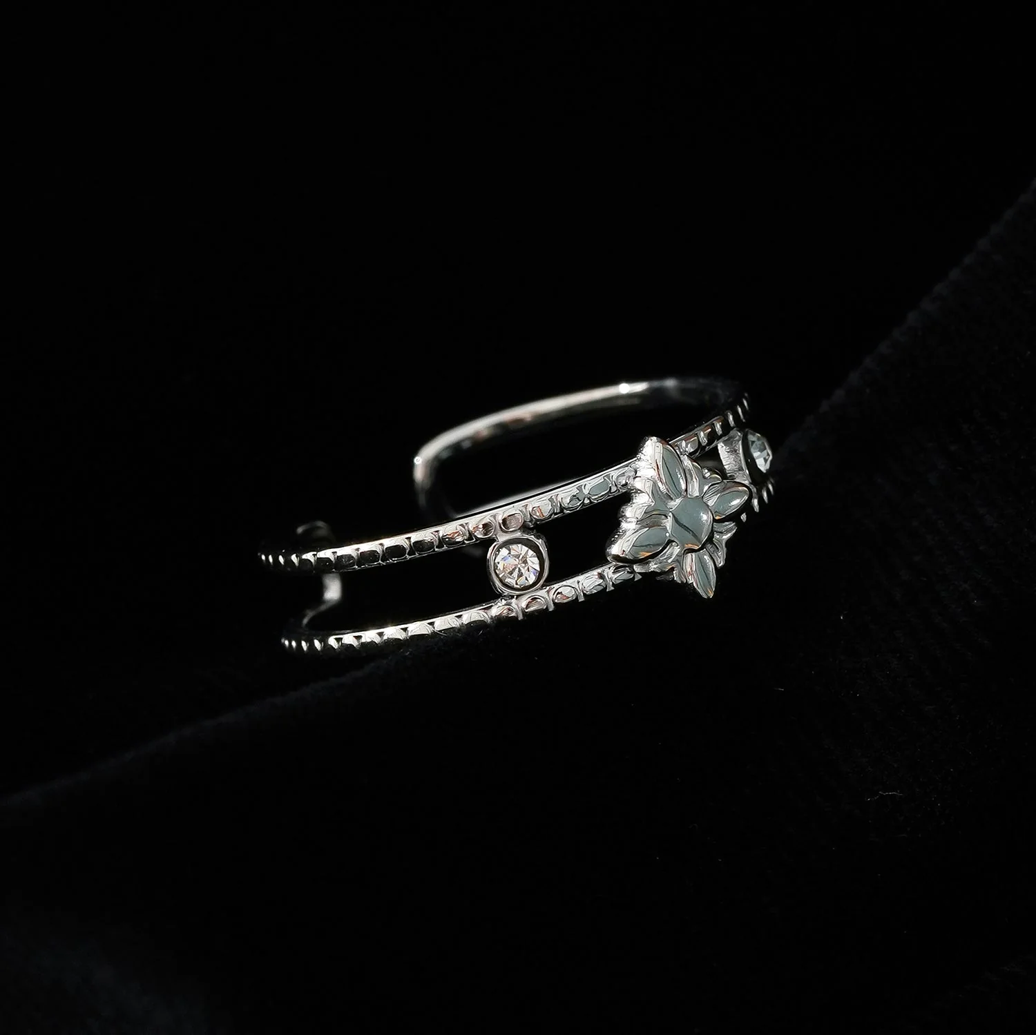MICHELE White Gold (Silver Toned): Vintage Inspired Double Stacked Ring. - Image 5