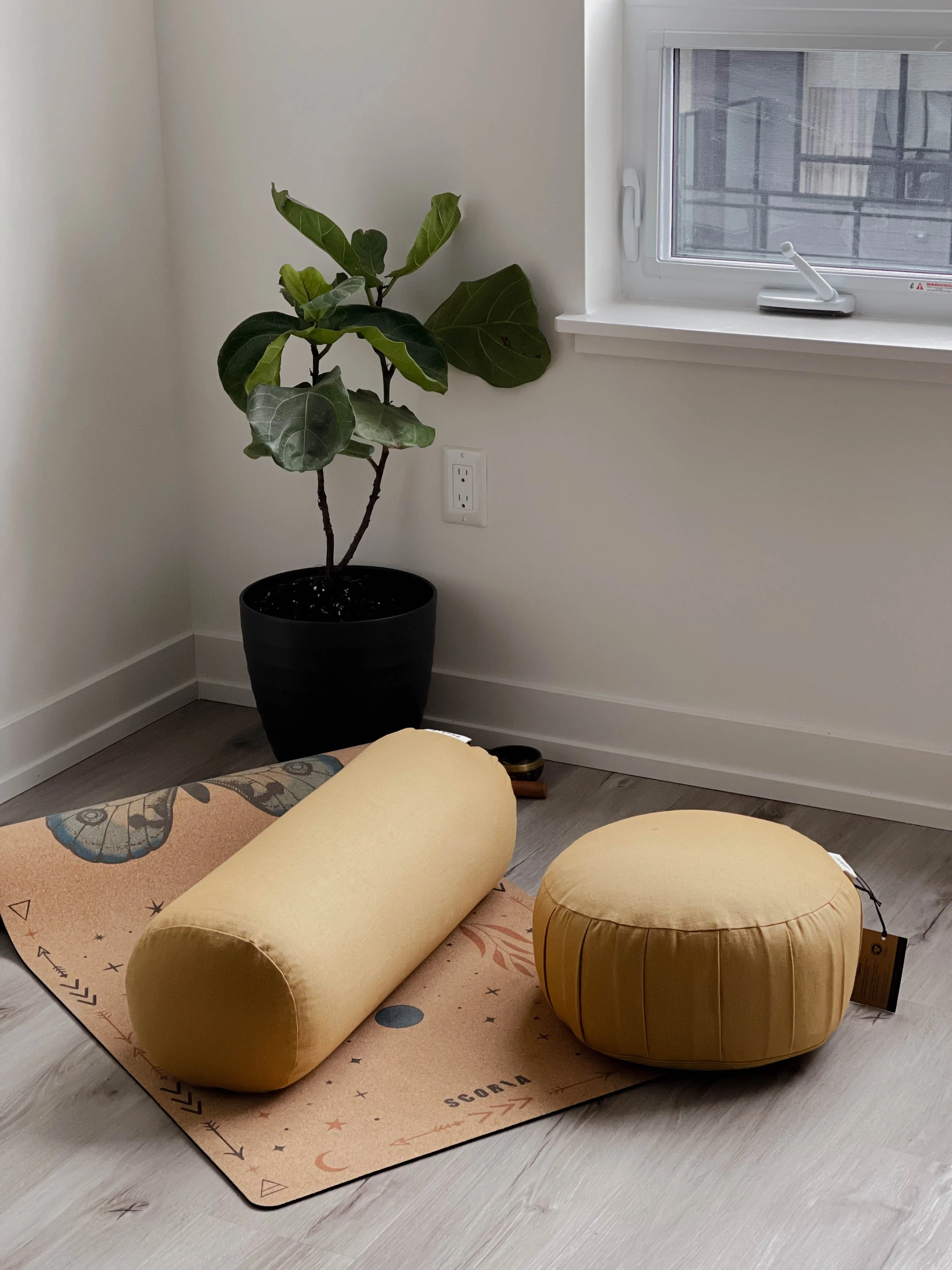 Round Yoga Bolster | Natural & Organic | Amber Gold - Image 5