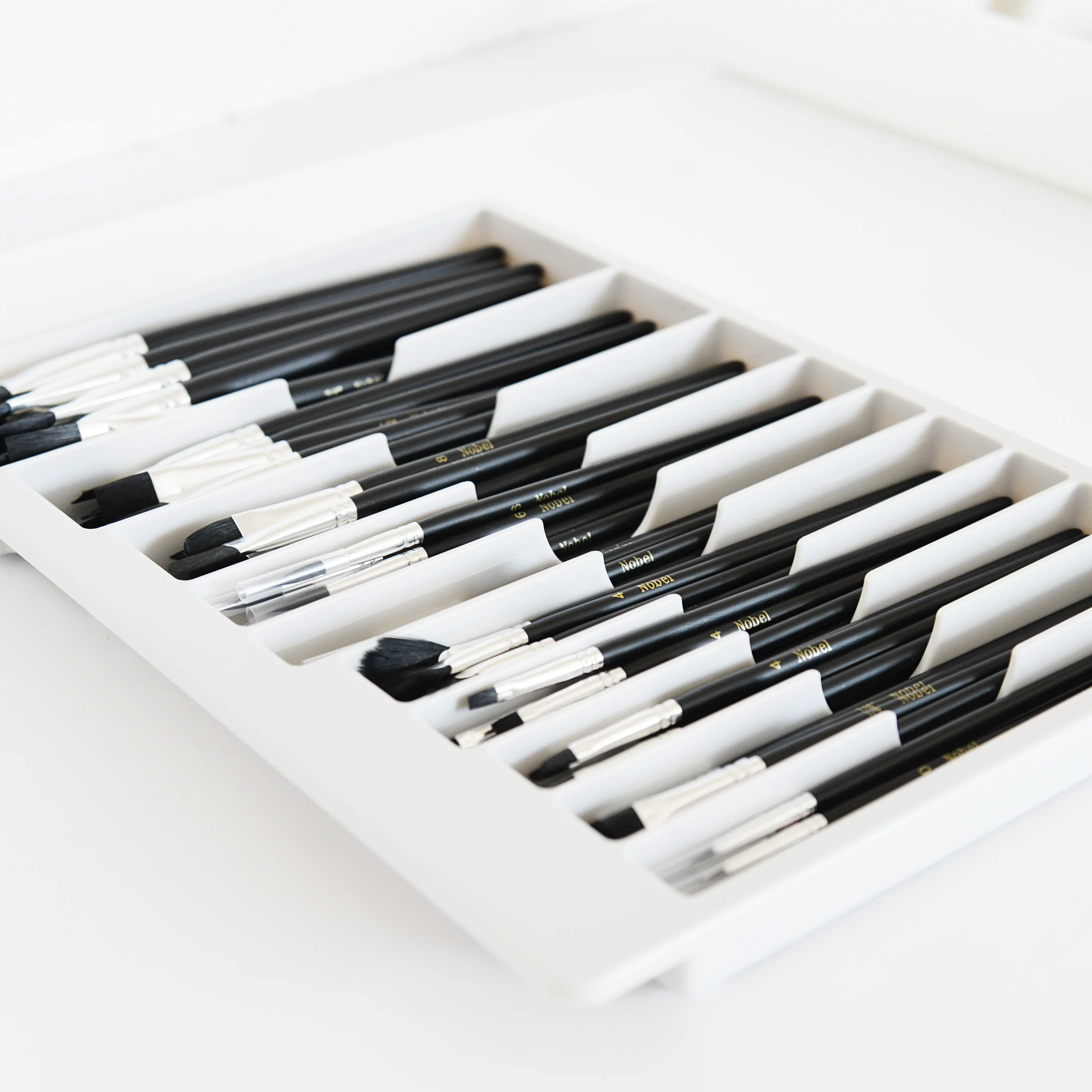 Nobel Value - 100 pcs Mixed Paintbrushes for Professionals - Image 3