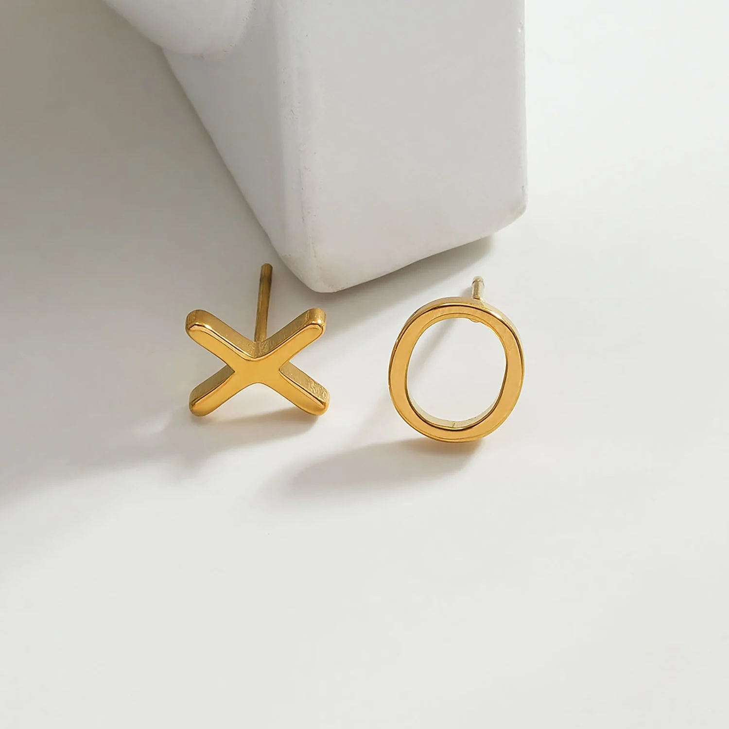 OX Gold: Hugs, Kisses & Sparkle Stud Earrings - Image 4