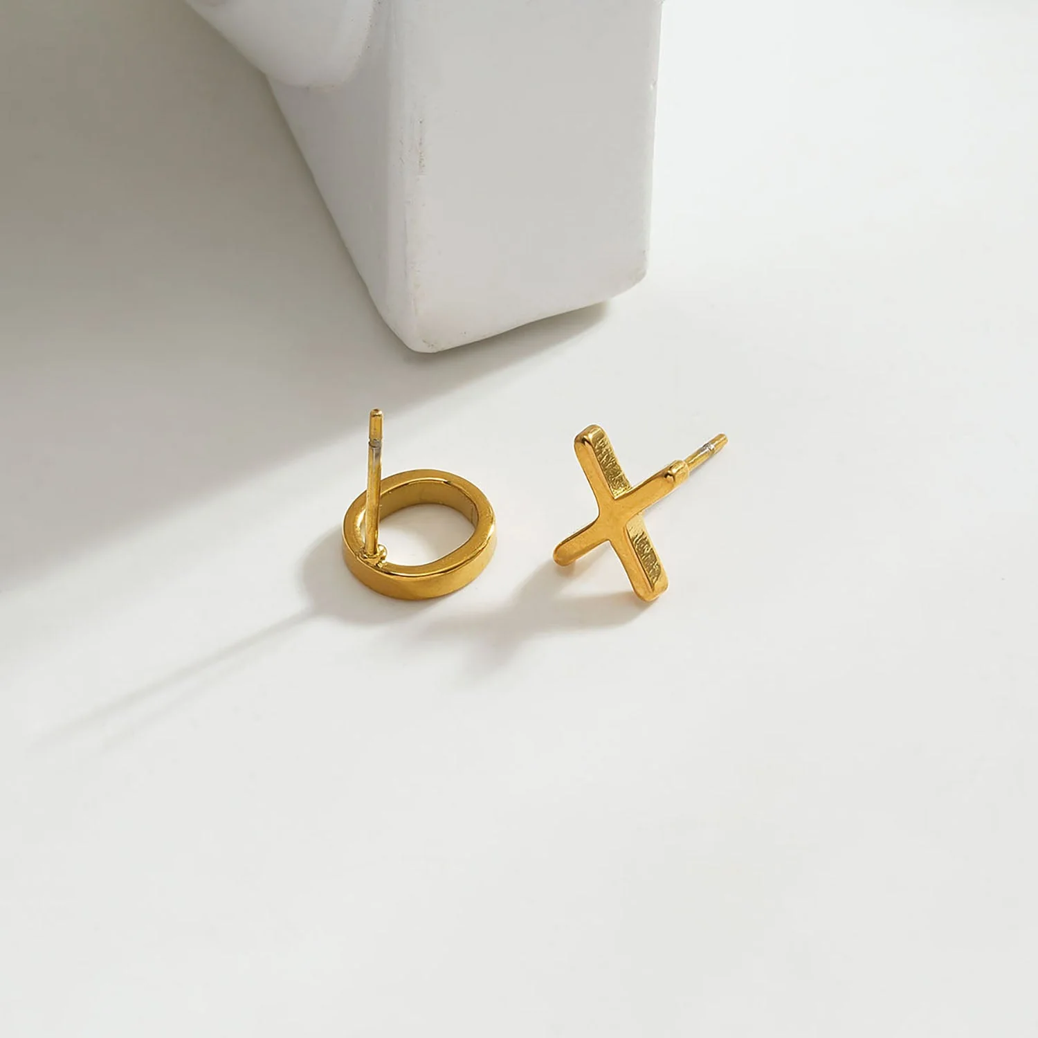 OX Gold: Hugs, Kisses & Sparkle Stud Earrings - Image 5
