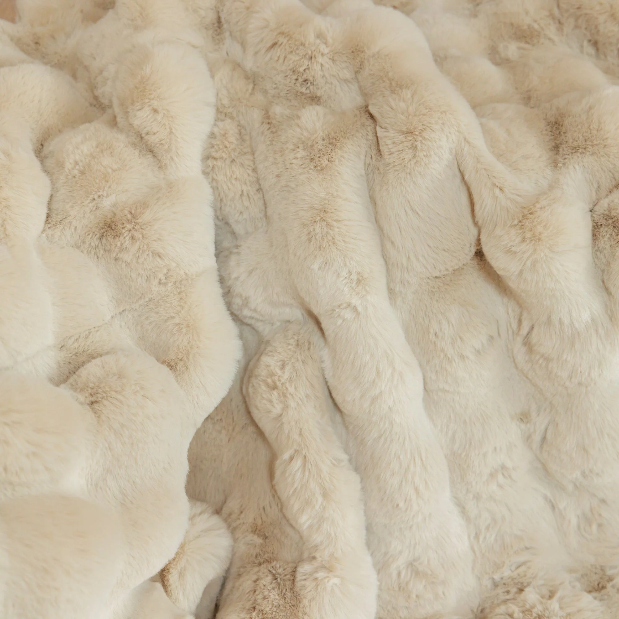 Plushie Faux Fur Blanket - Image 4