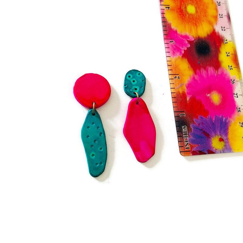 Quirky Mismatch Asymmetric Earrings - Image 5