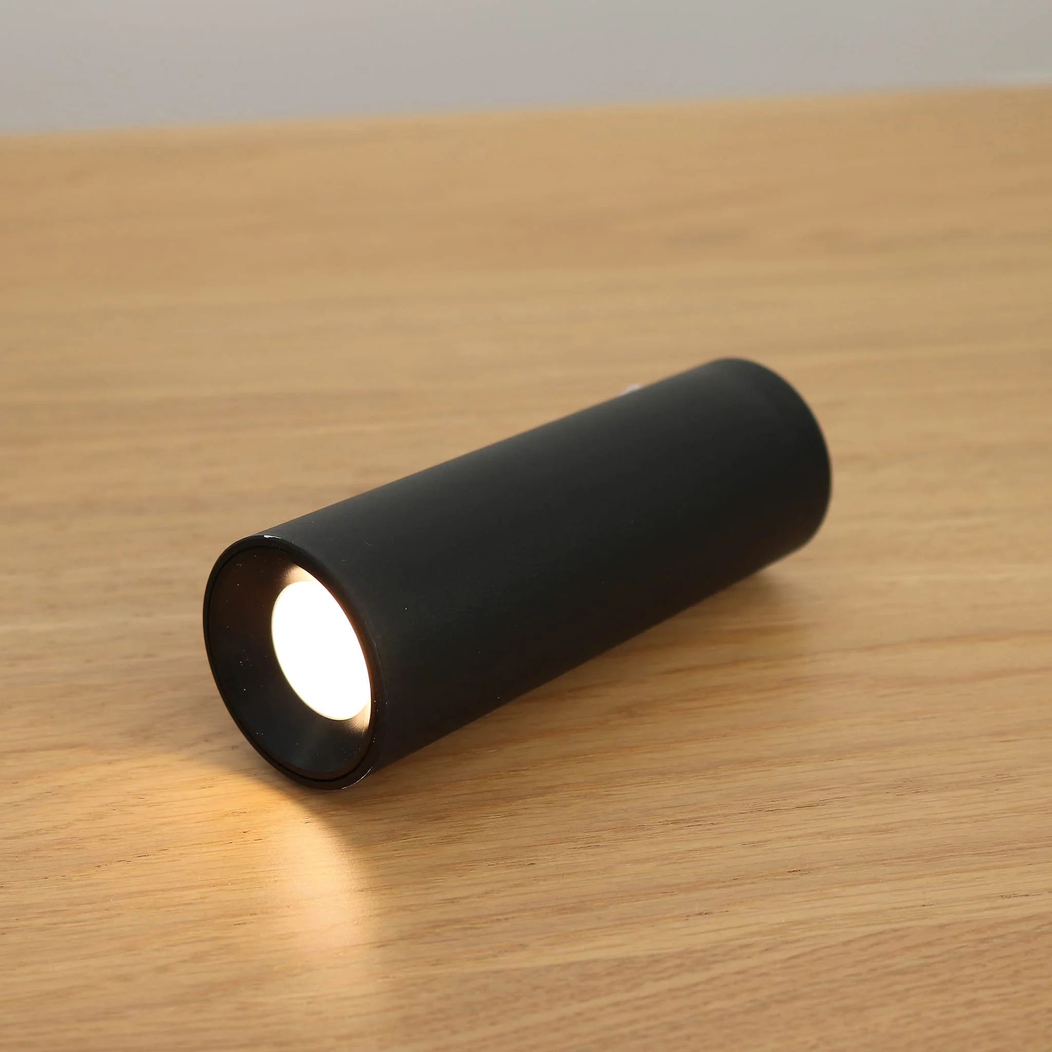 Roll<br> Wall-Mounted Rechargeable Lamp - Image 2