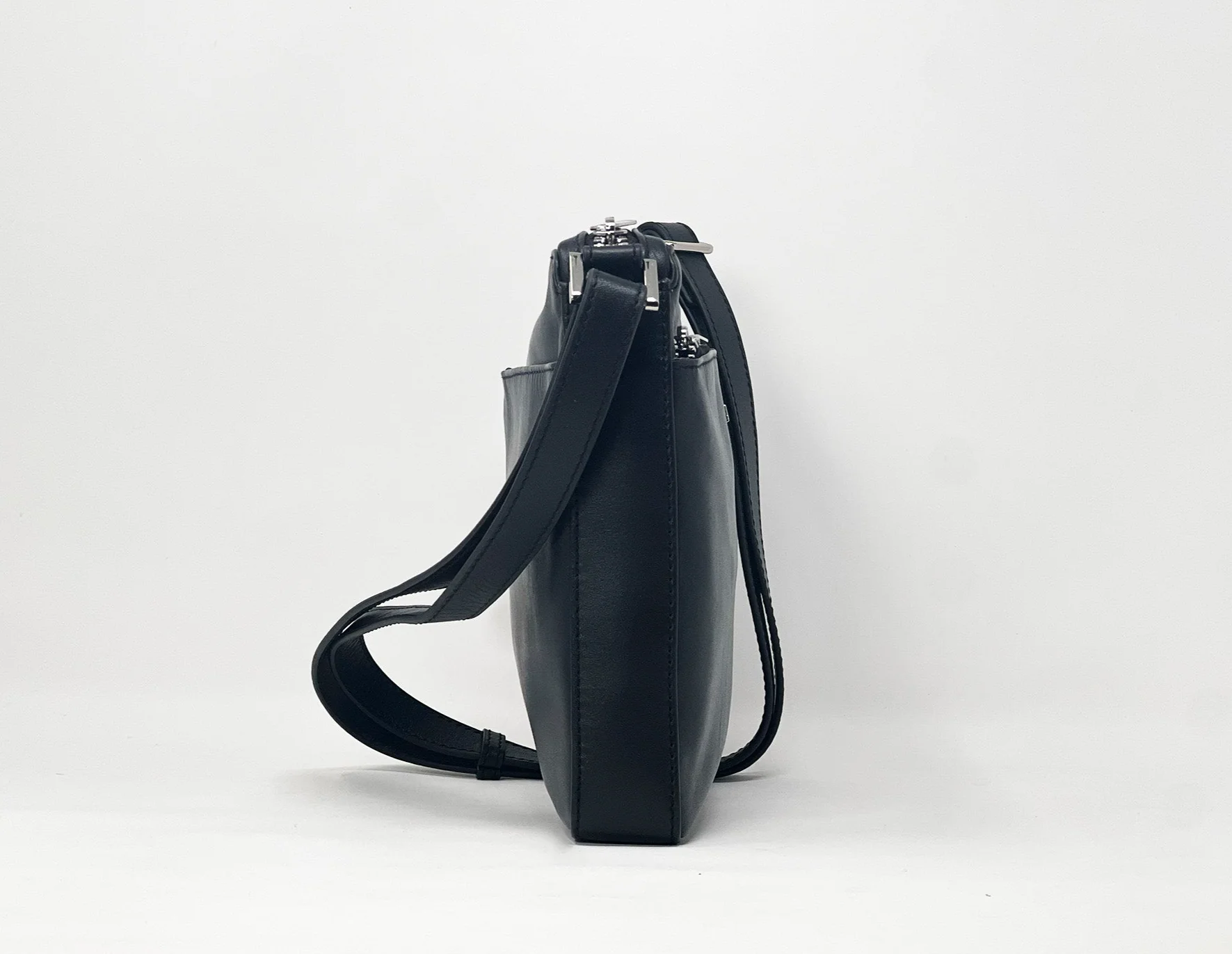 Sac à bandoulière en cuir noir | Gisèle petit - PRÉCOMMANDE - Image 3