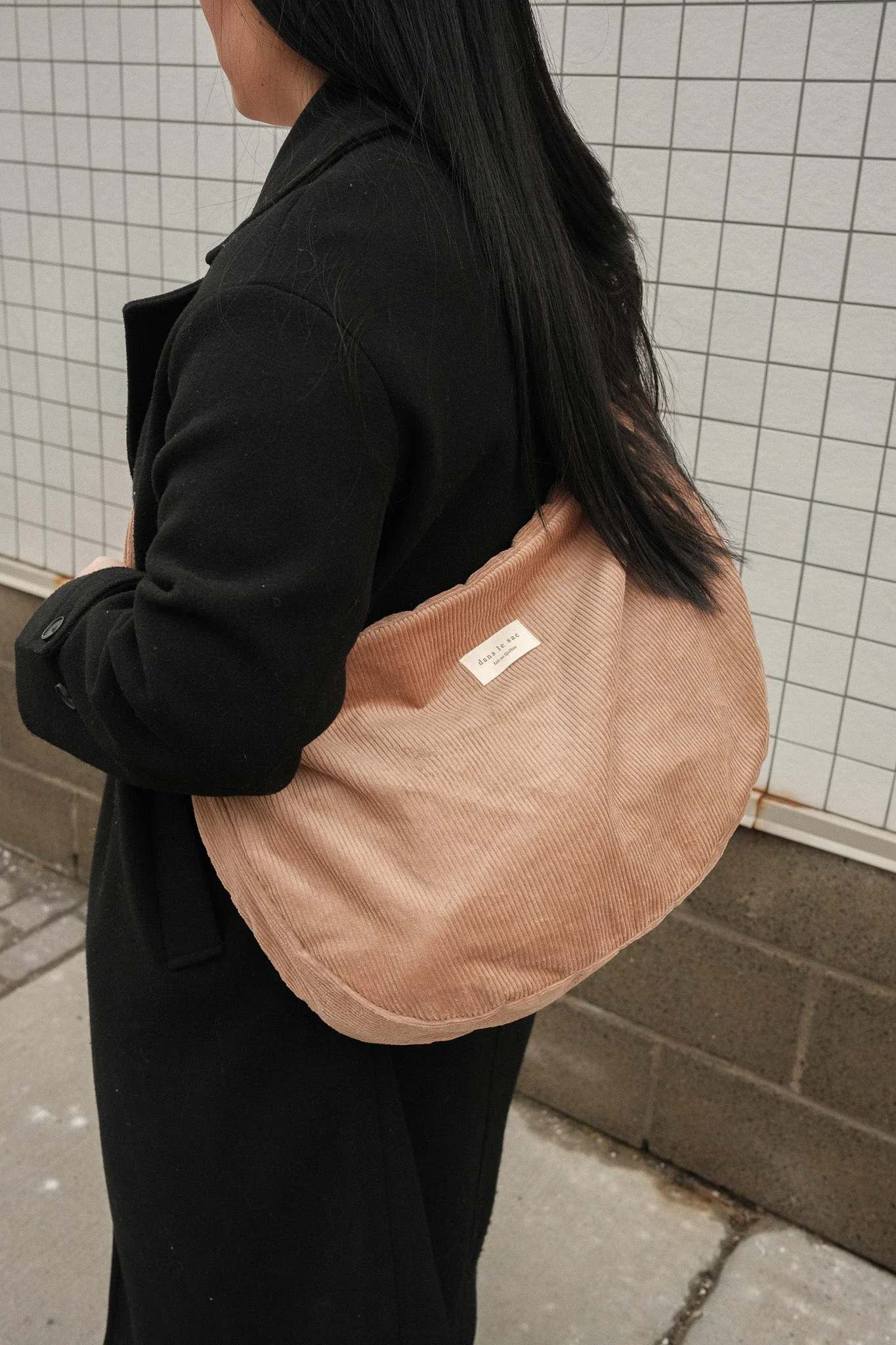 Sac croissant en corduroy | Bandoulière ajustable - Image 17