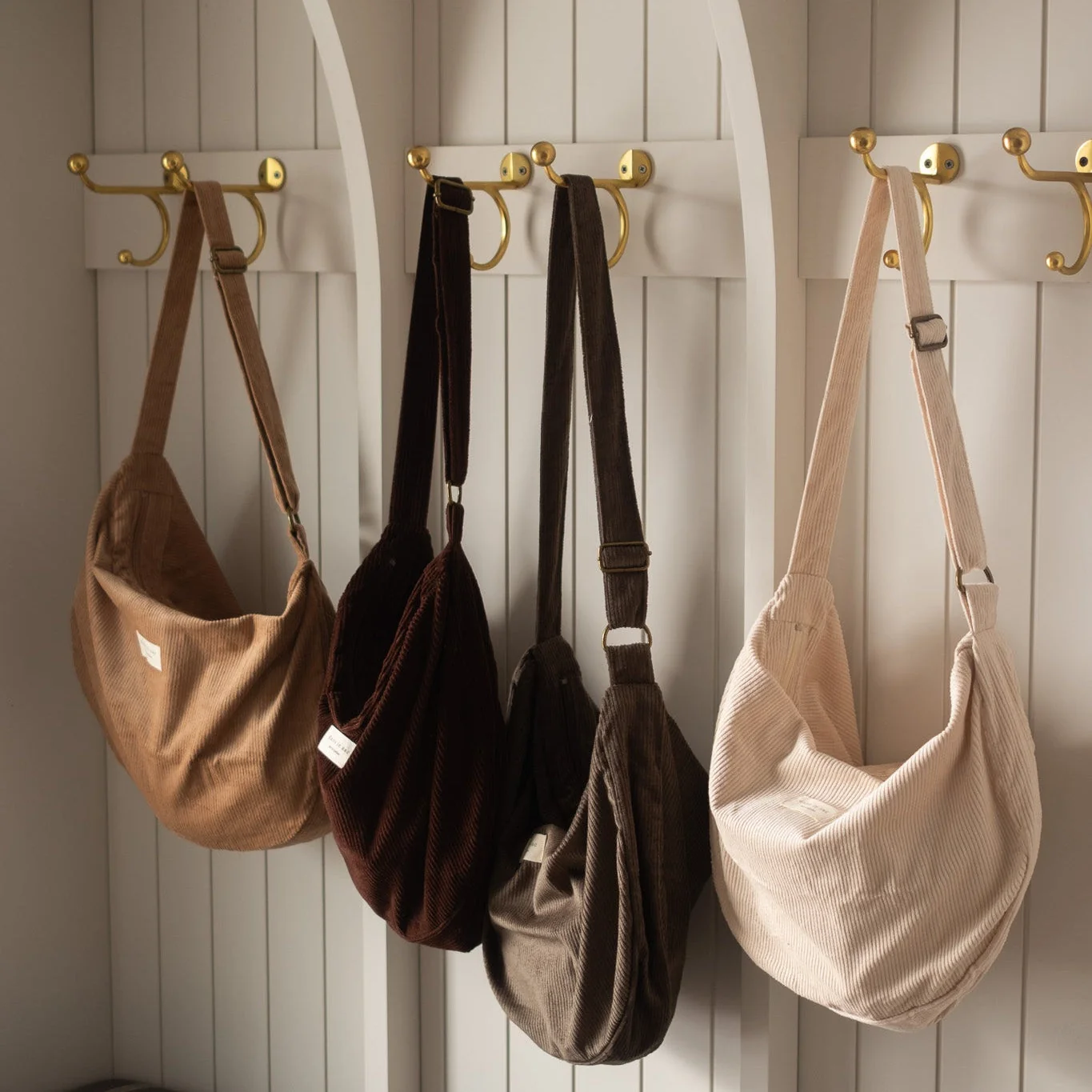 Sac croissant en corduroy | Bandoulière ajustable - Image 2