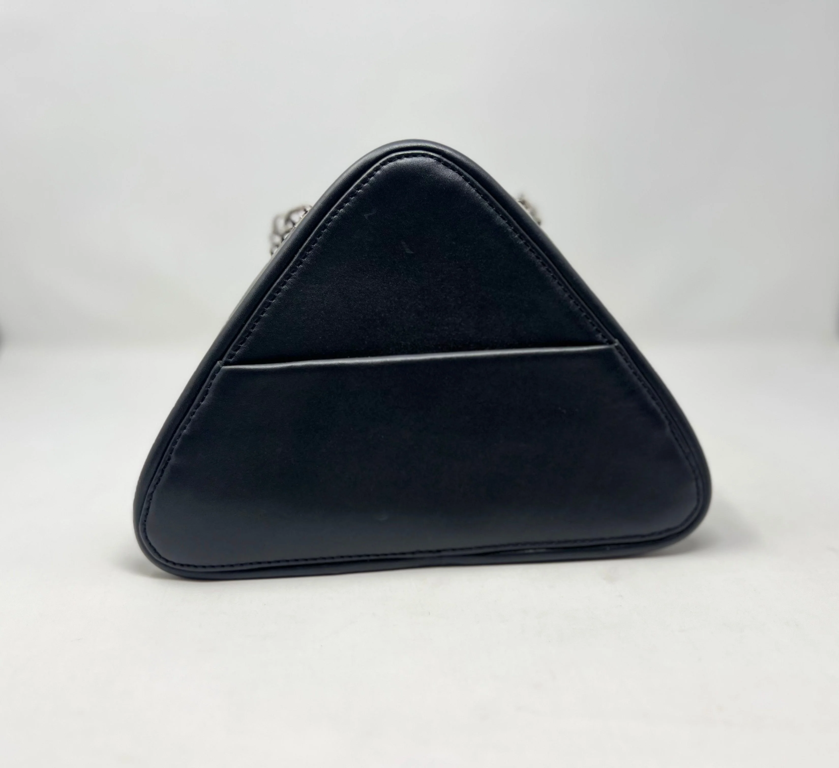 Sac de soirée de forme triangulaire, Noir, Kiana - Image 6
