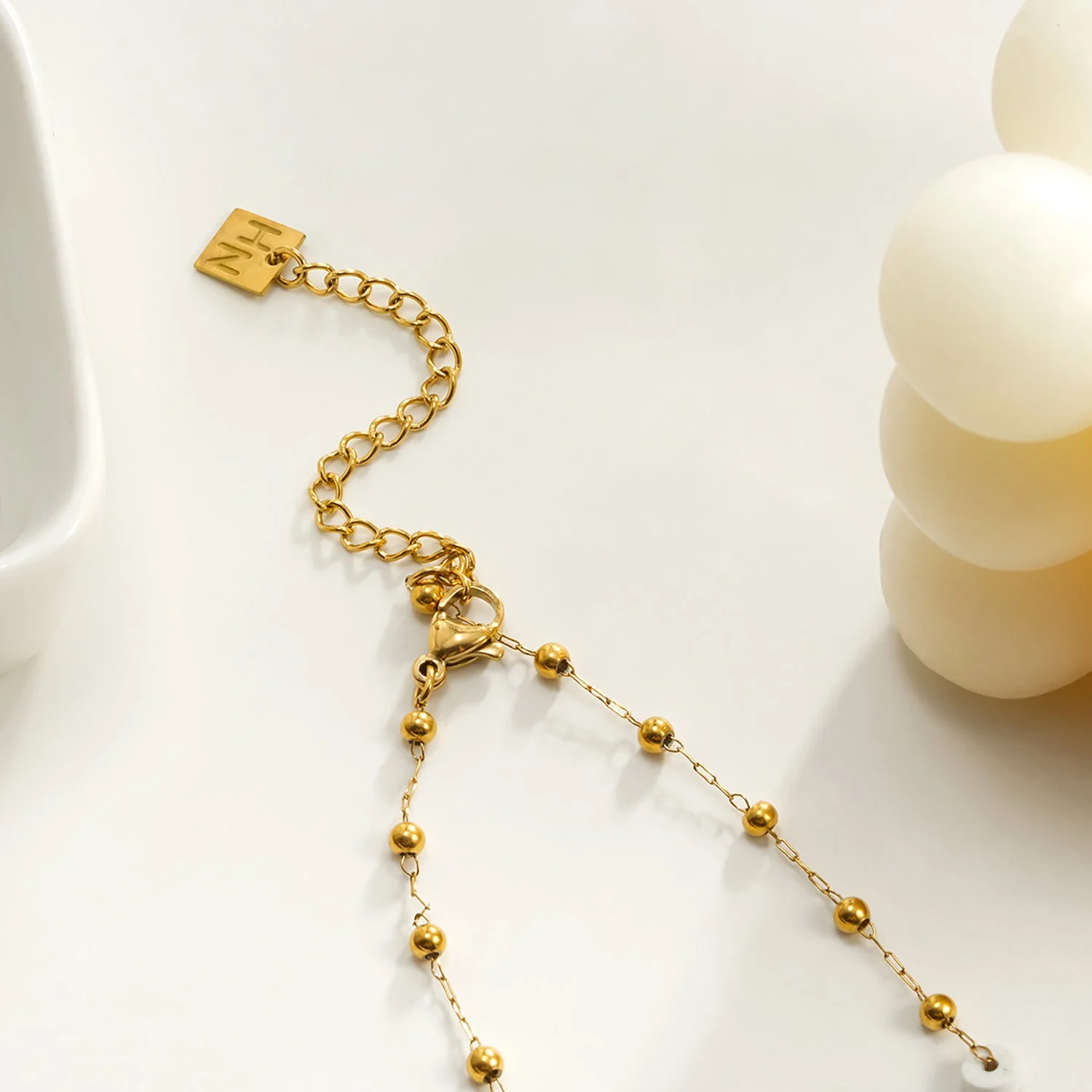 SANTA CRUZ White: Gold & White Stone Beaded Chain Necklace - Image 7