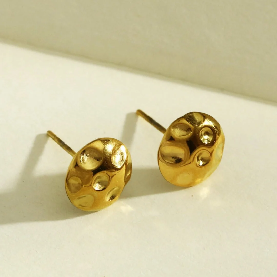 SIGRID Textured Disc Stud Earrings - Image 4
