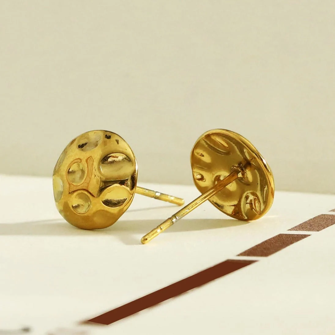 SIGRID Textured Disc Stud Earrings - Image 6