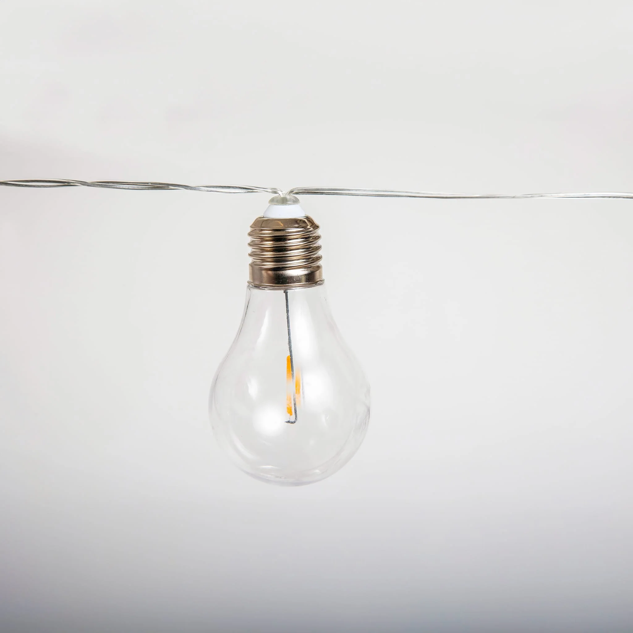 Stella<br> Solar-charged Garland - Image 11