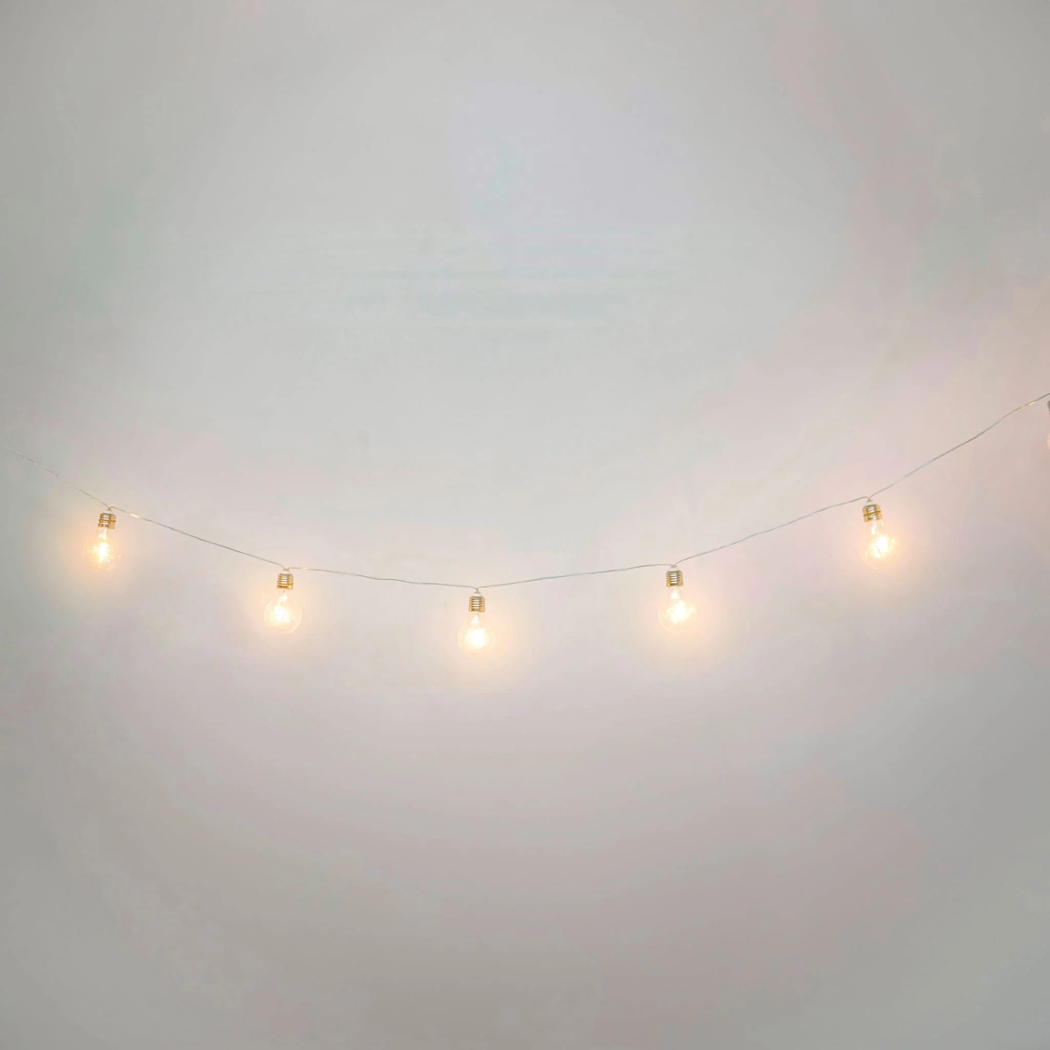 Stella<br> Solar-charged Garland - Image 8