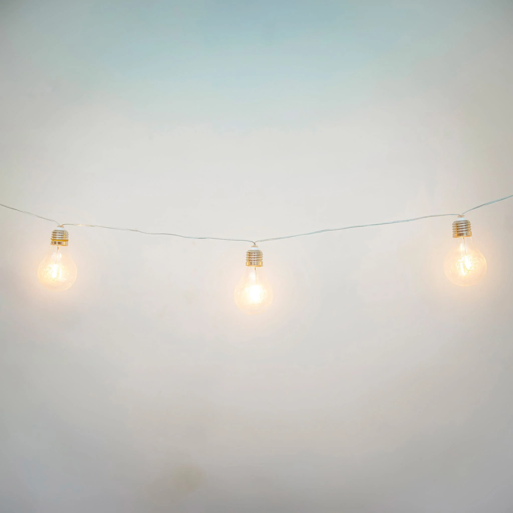 Stella<br> Solar-charged Garland - Image 9