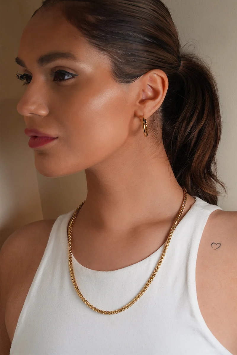 ACTON Gold: Mid Width Byzantine Chain Necklace. - Image 4
