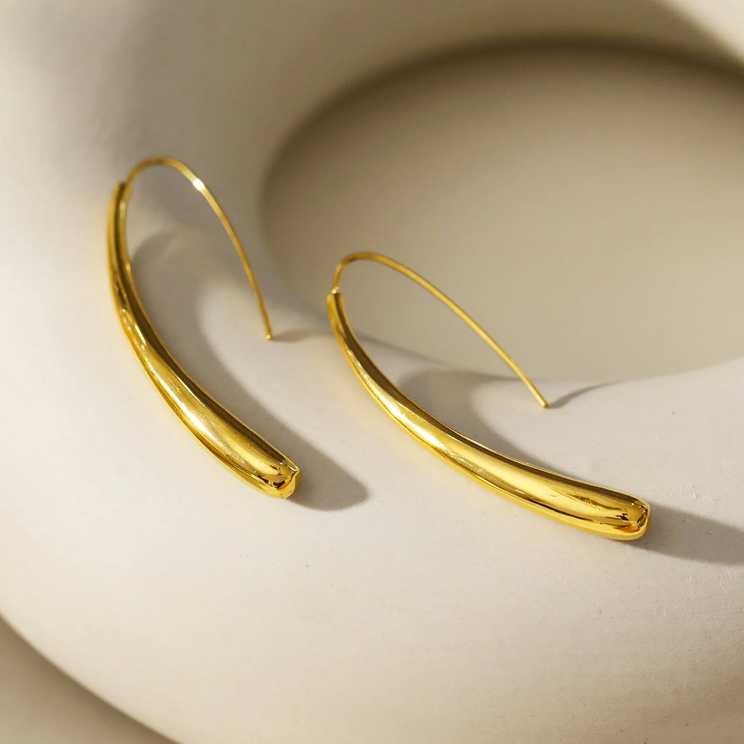 Style ADARA Gold: Abstract Elegance. Avant-Garde Geometric Earrings - Image 6