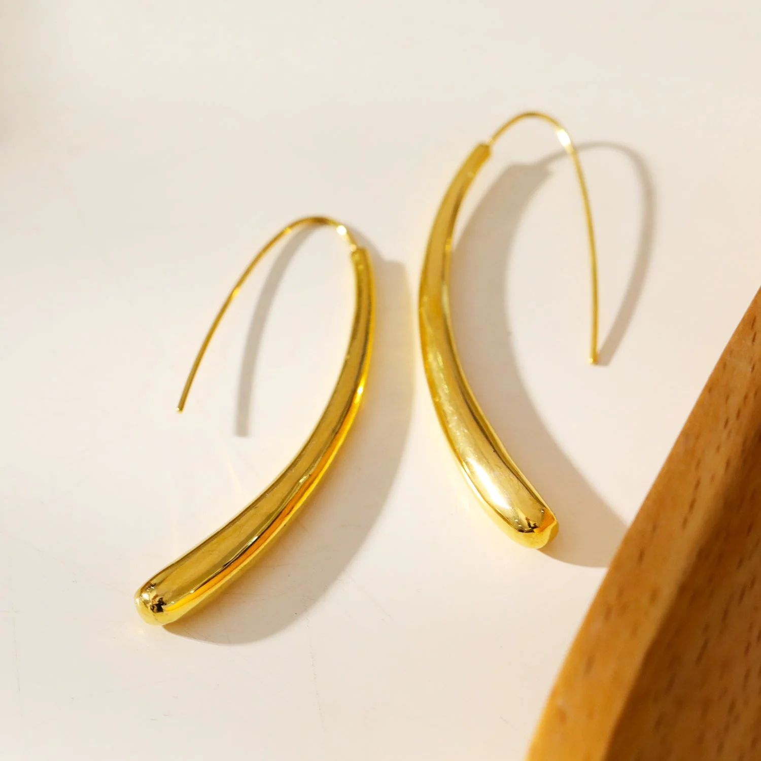 Style ADARA Gold: Abstract Elegance. Avant-Garde Geometric Earrings - Image 7