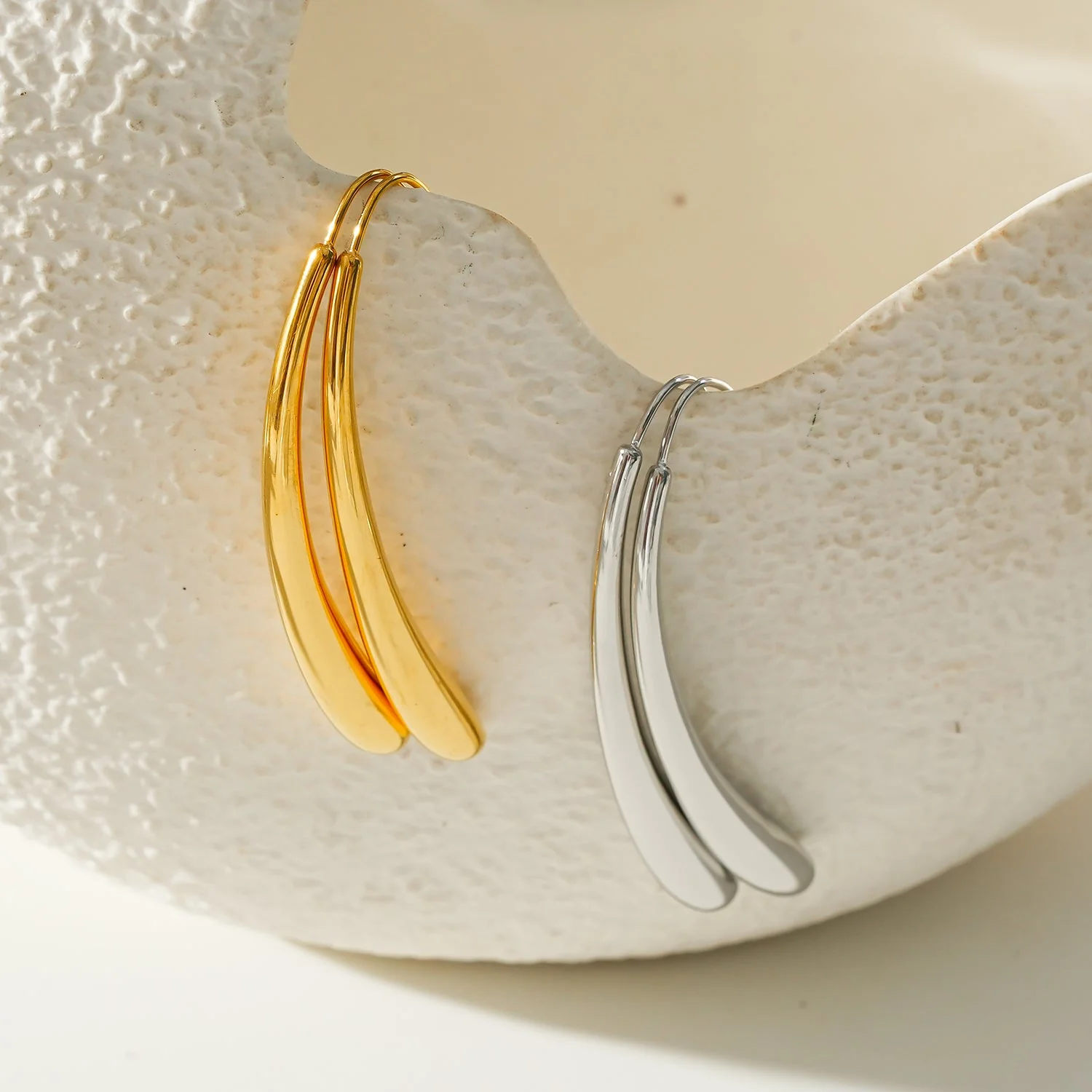 Style ADARA Gold: Abstract Elegance. Avant-Garde Geometric Earrings - Image 9