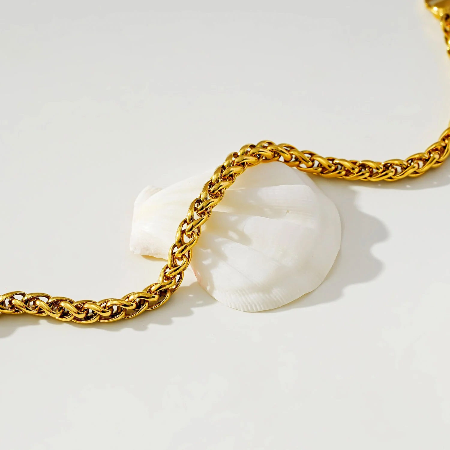 Style ALBANY: Chunky Gold Chain Bracelet - Image 7