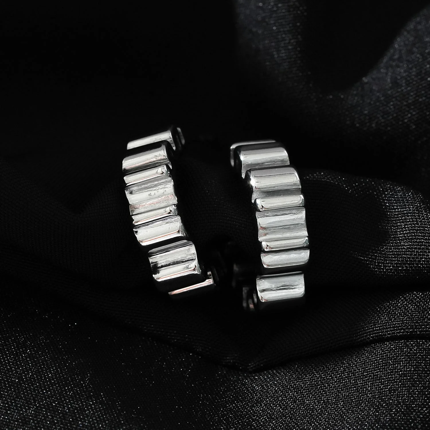 Style ALMORA: Retro-Inspired Wriggly Shaped Hoop Earrings in White Gold (Silver Toned) - Image 6