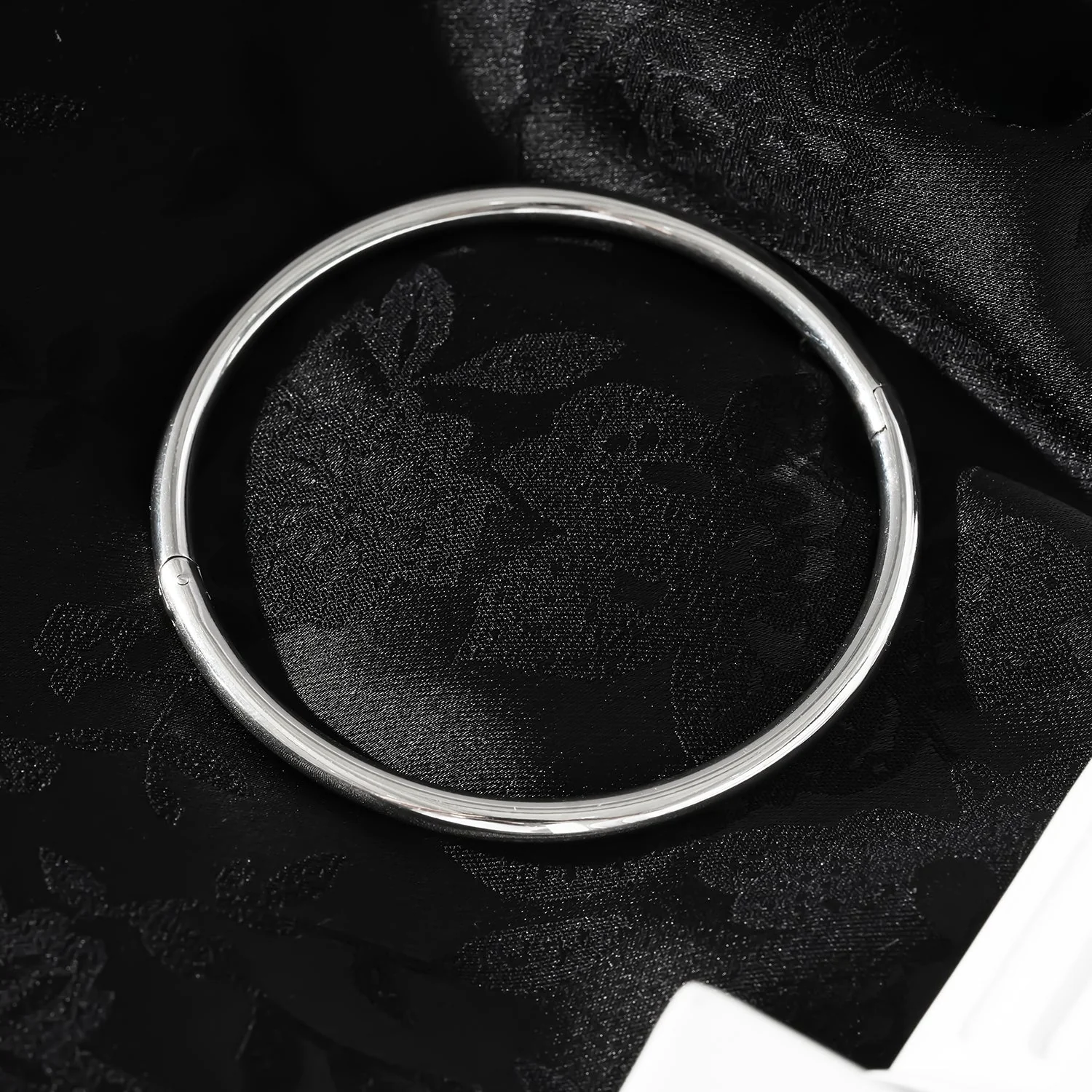Style BARGARH: Classic Style Silver Bangle - Image 4
