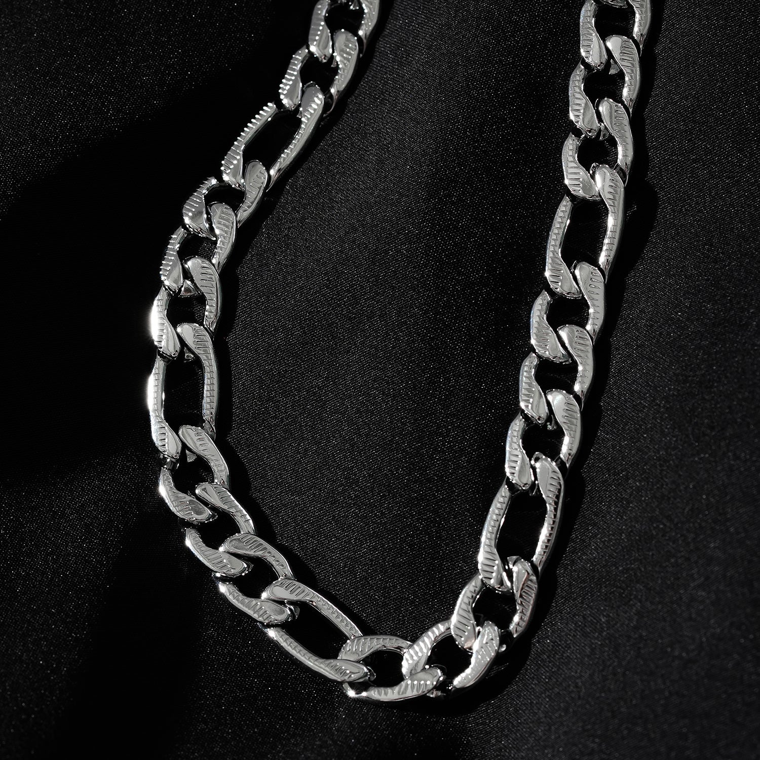 CHAPORA Silver (White Gold): Textured Cuban-Link Chunky Chain Necklace for Men & Women - Image 6