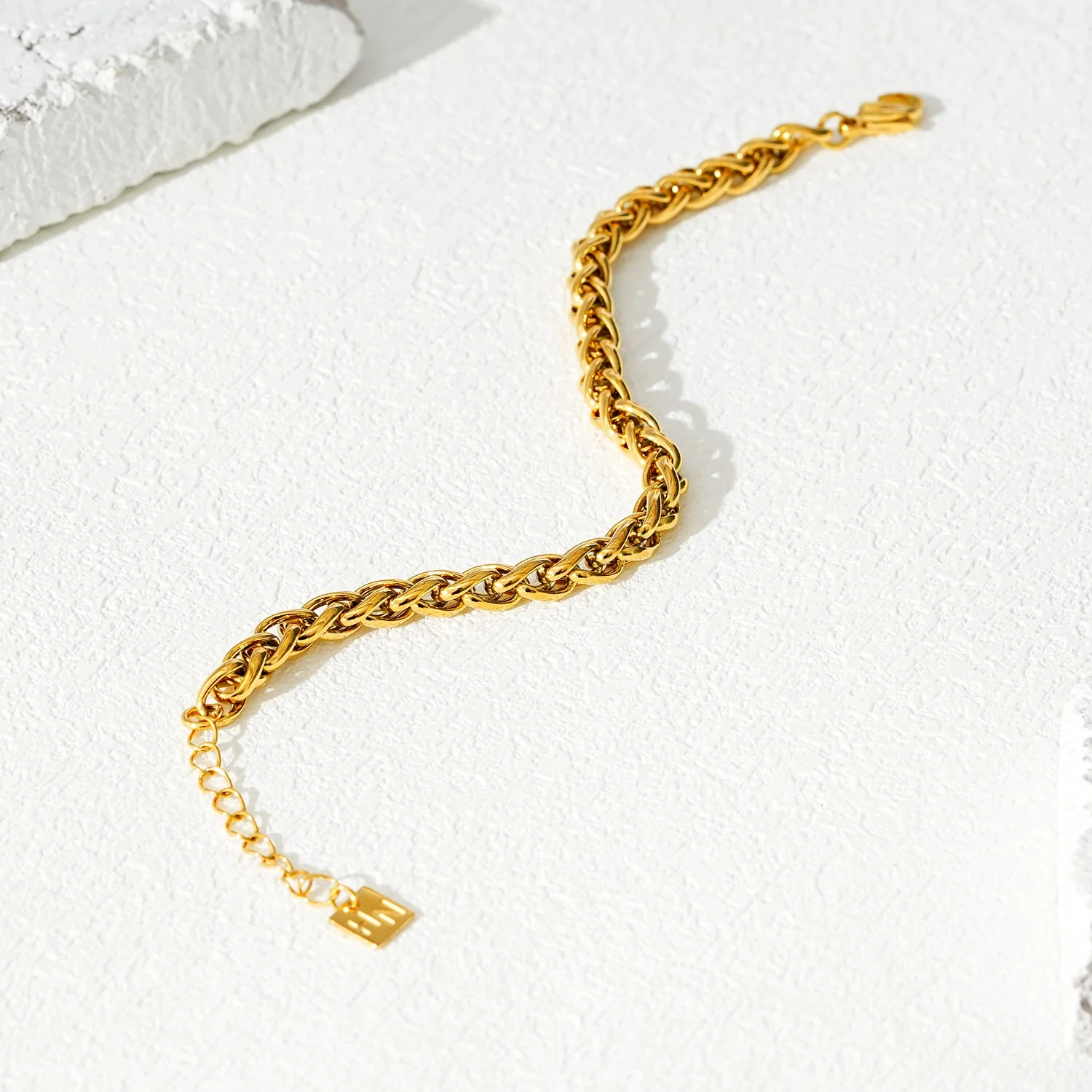 Style CLOVELLY: Interwoven Oval Hoop Chunky Bracelet - Image 10