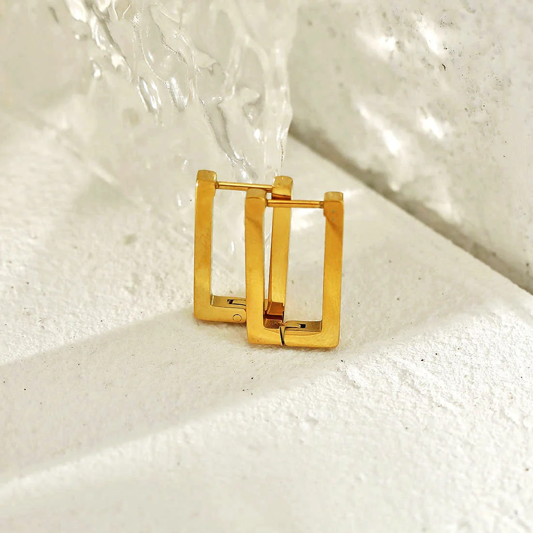 Style DELILAH: Rectangular Mini Hoop Earrings in Gold - Image 10