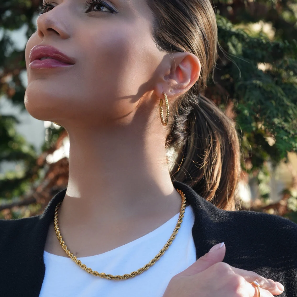 Style ETSUKO: Sculptured Reed Pattern Hoop Earrings - Image 4