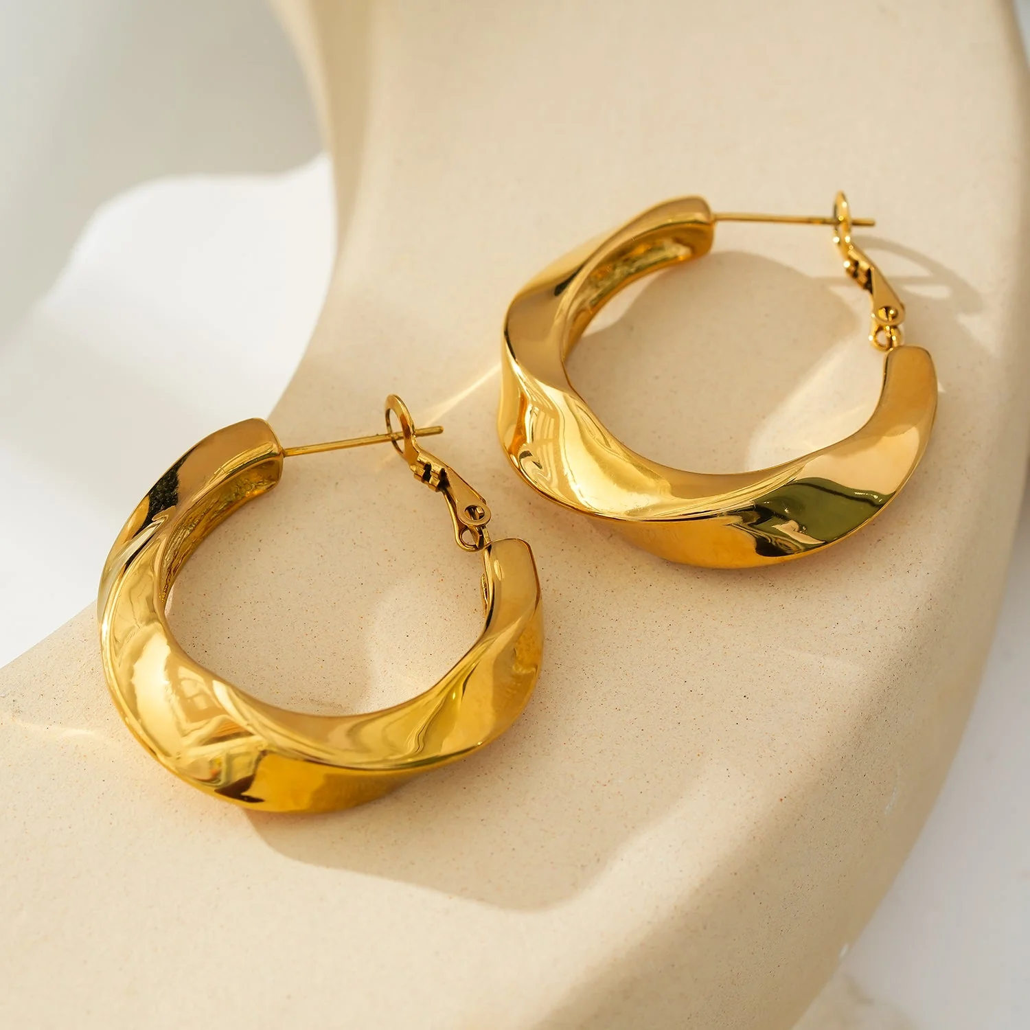 Style MARFA Gold: Sculptured Abstract Hoop Earrings - Image 4