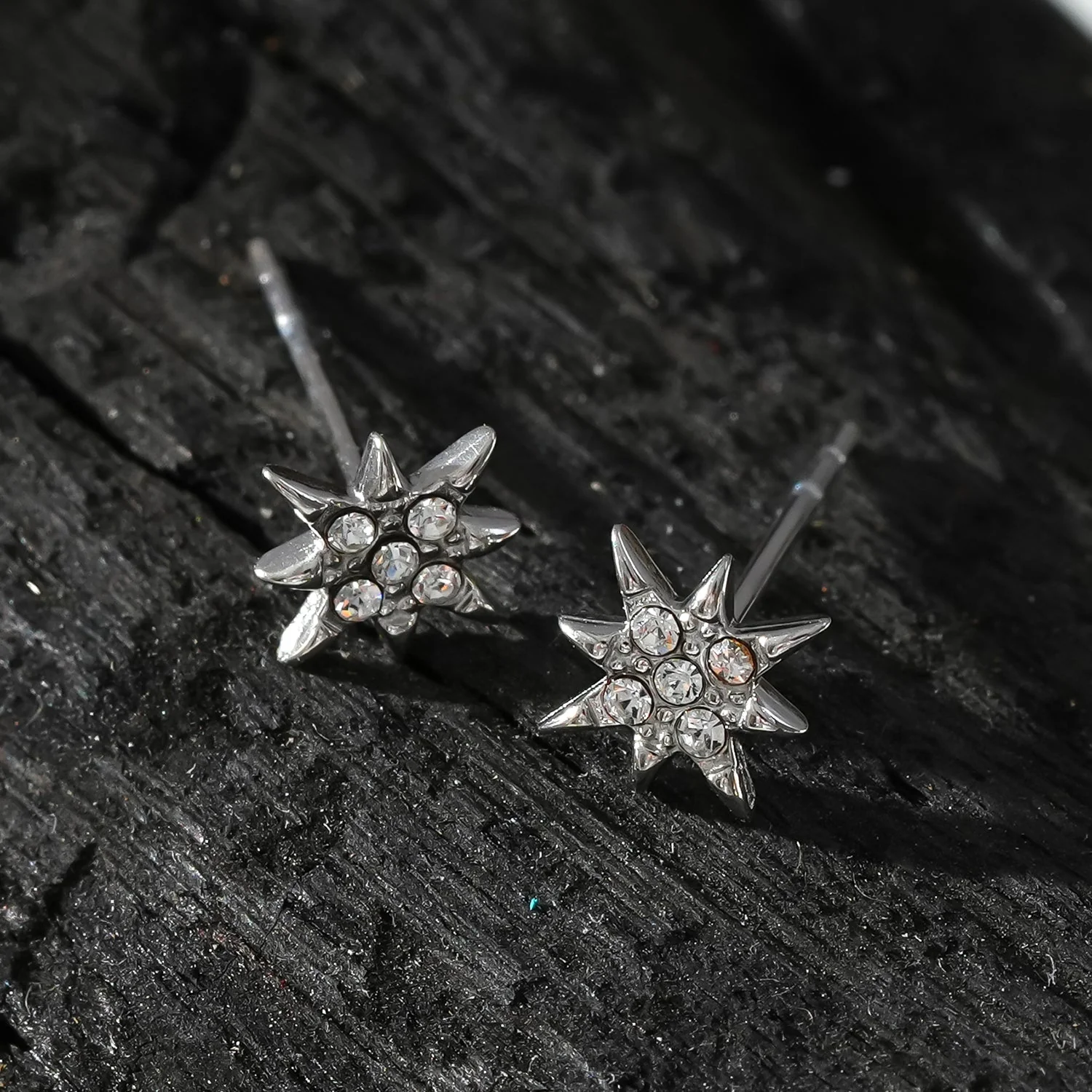 Style SARENBE Silver: 'Star Bright' Stud Earrings in Silver - Image 5