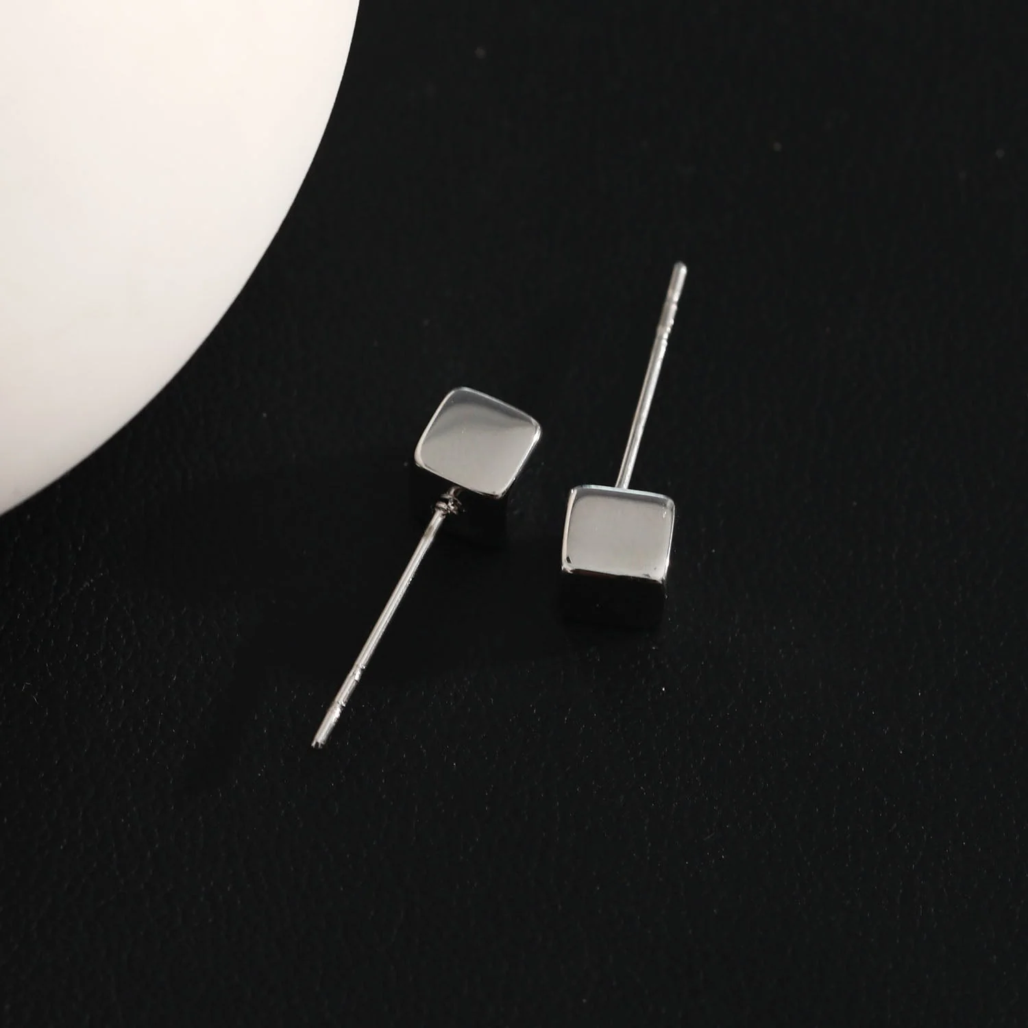 Style SYNNE: Square Bead Minimalist Stud Earrings in Gold & Silver - Image 10