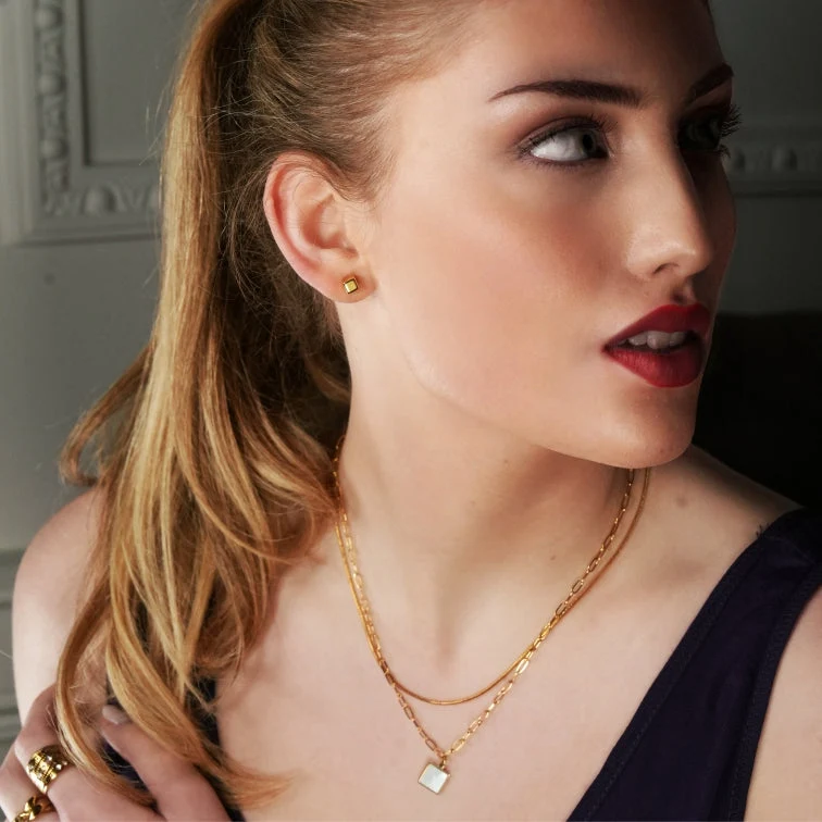 Style SYNNE: Square Bead Minimalist Stud Earrings in Gold & Silver - Image 2