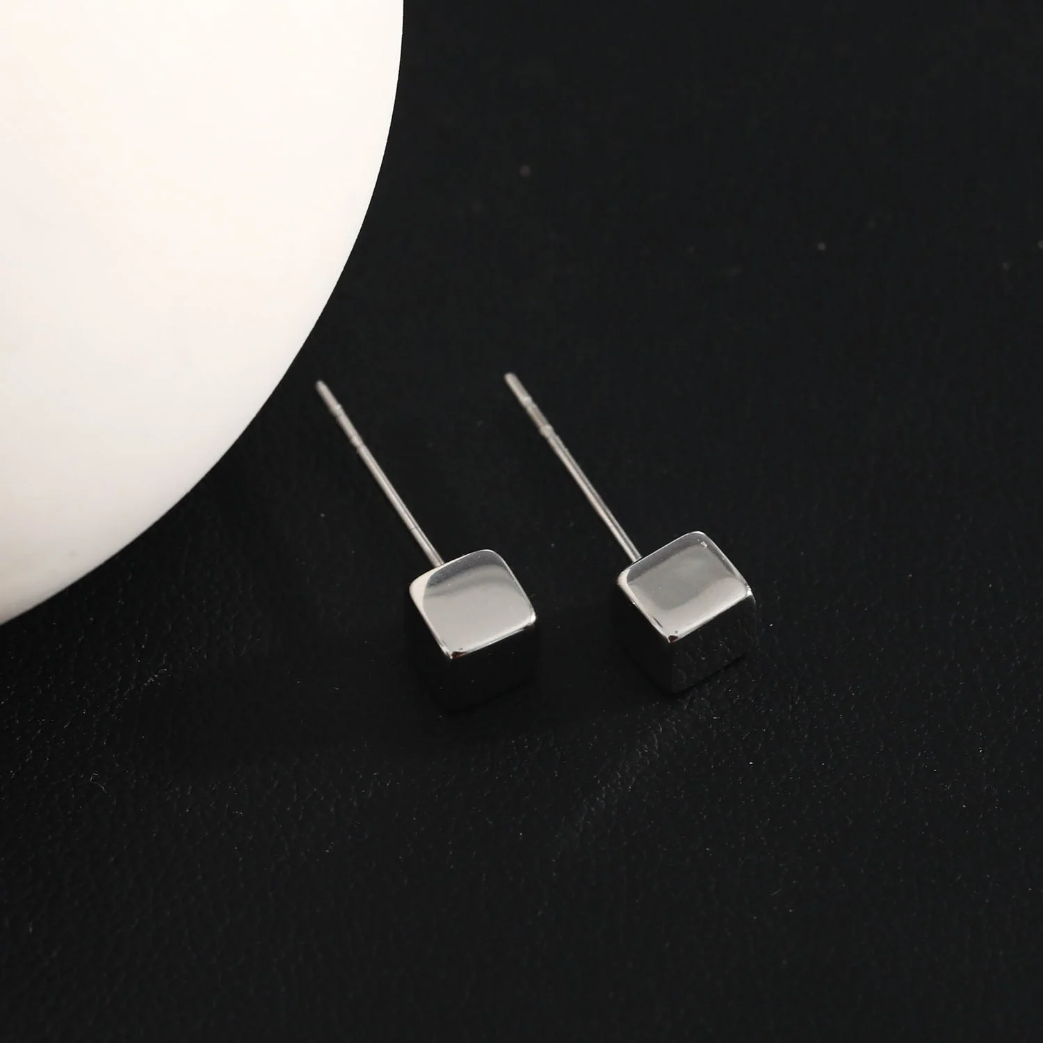 Style SYNNE: Square Bead Minimalist Stud Earrings in Gold & Silver - Image 6