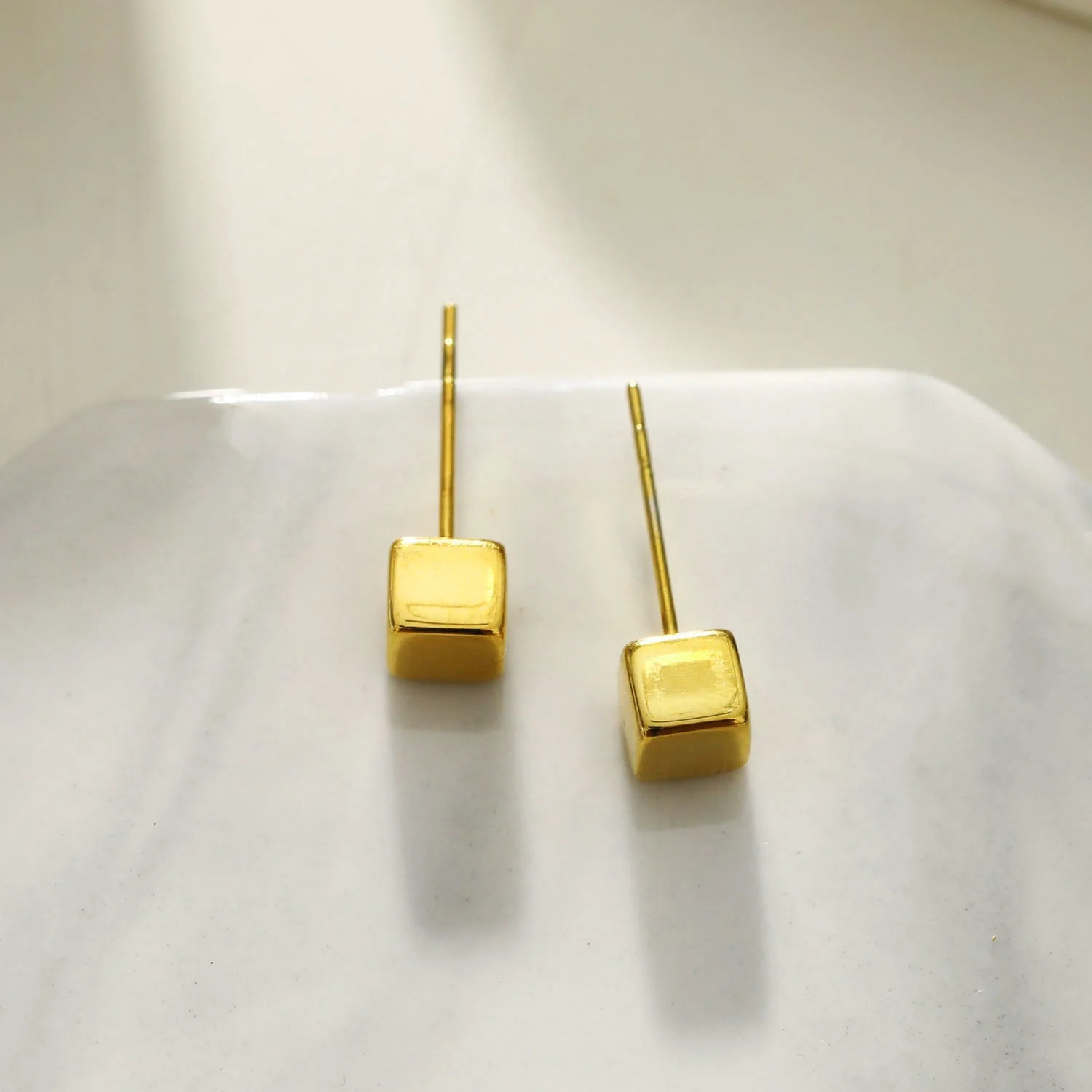 Style SYNNE: Square Bead Minimalist Stud Earrings in Gold & Silver - Image 9