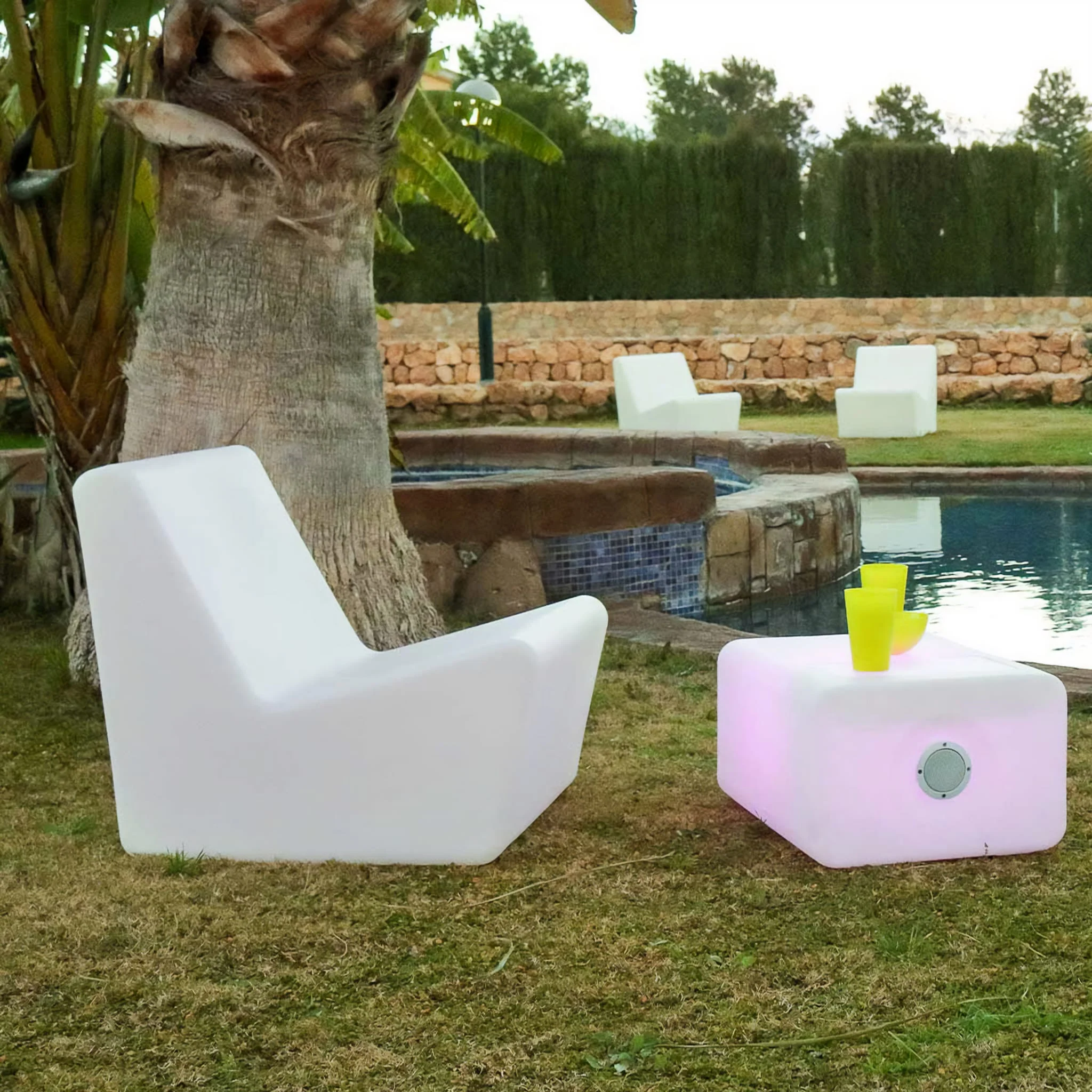 Tarida Sit<br> Indoor & Outdoor Chair - Image 5