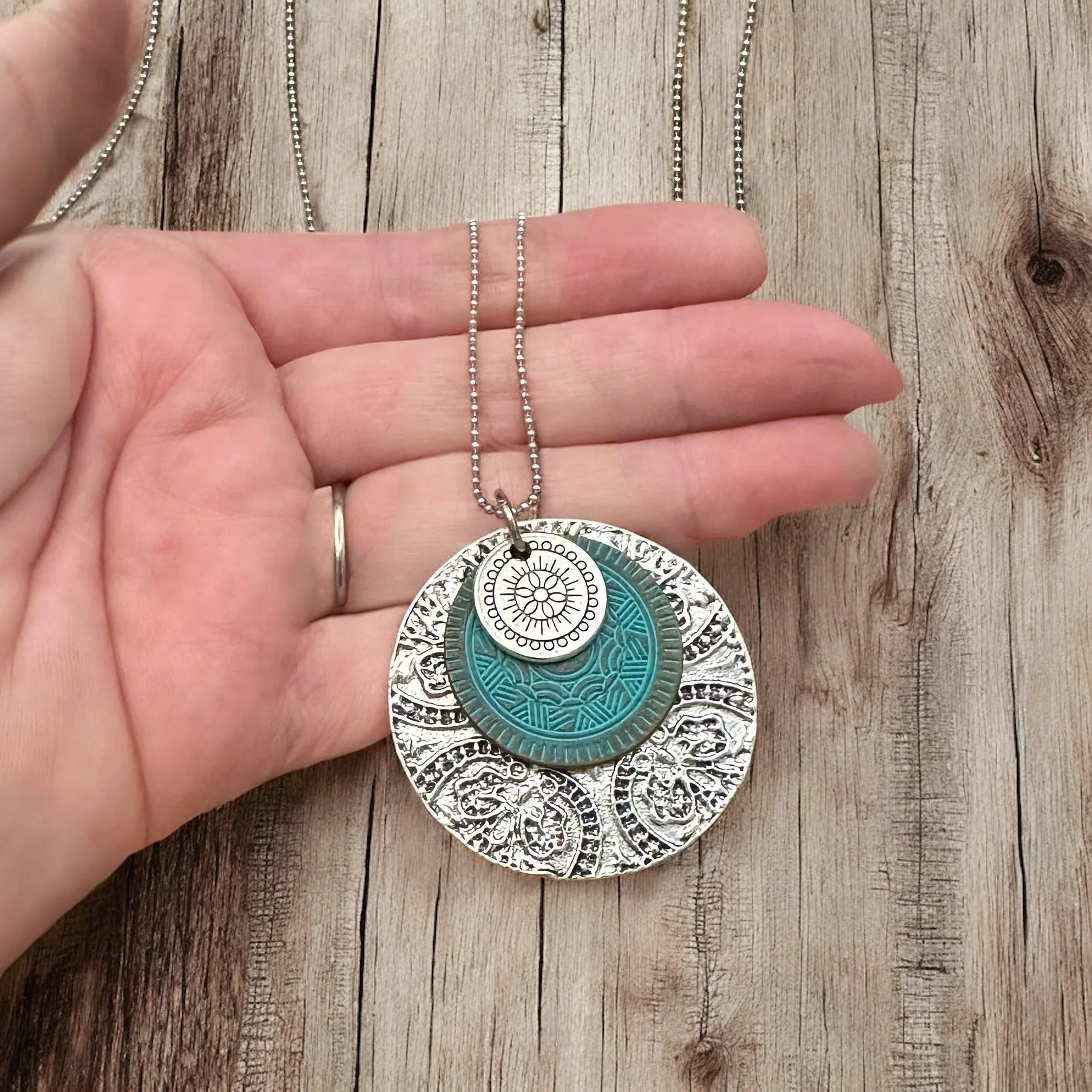 Triple Medallion Pendant Necklace - Image 4