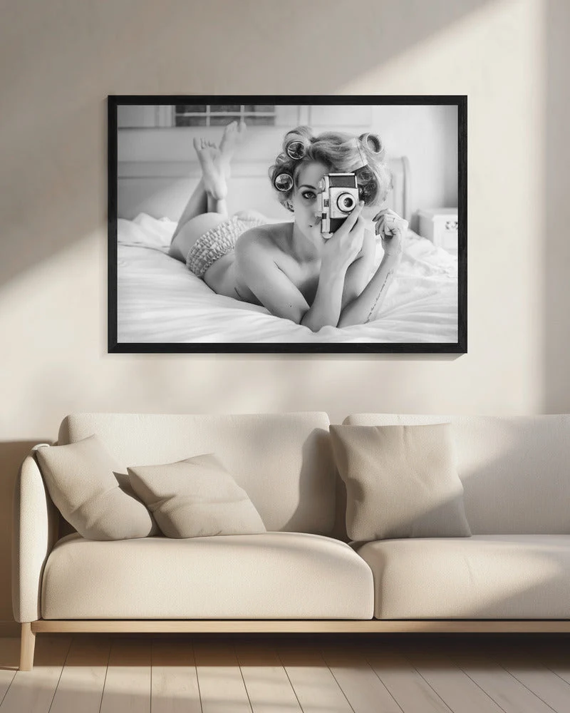 Wall art A chick, a click, and a curl - Image 9