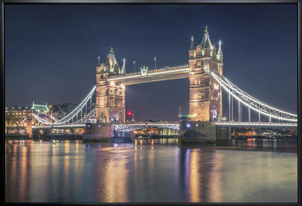 Wall Art Night at The Tower Bridge - Image 3