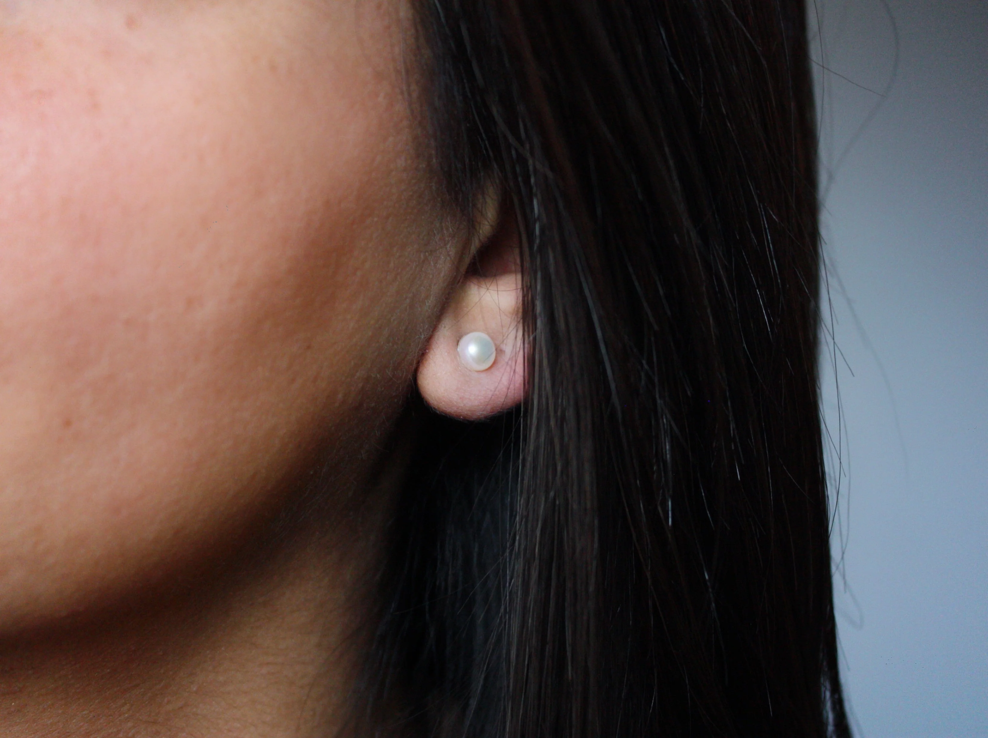 White Pearl Stud Earrings 5.5-6mm - Image 3