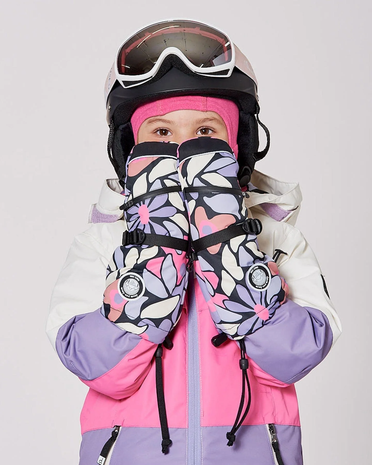 Winter Mittens Teknik Black Retro Flower Print - Image 3