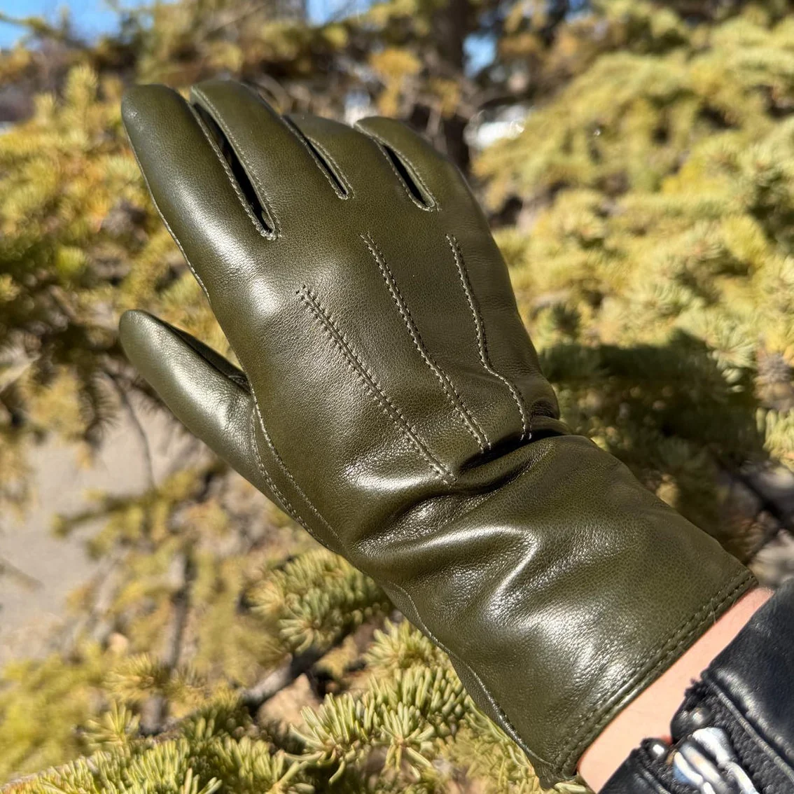 Women's Drum Dyed Lamb Leather Gloves with Wool Blend Lining - Image 5