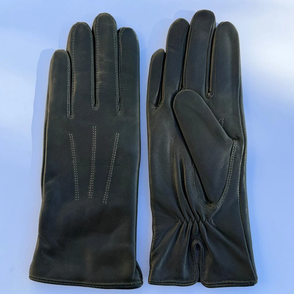 Women's Drum Dyed Lamb Leather Gloves with Wool Blend Lining - Image 6