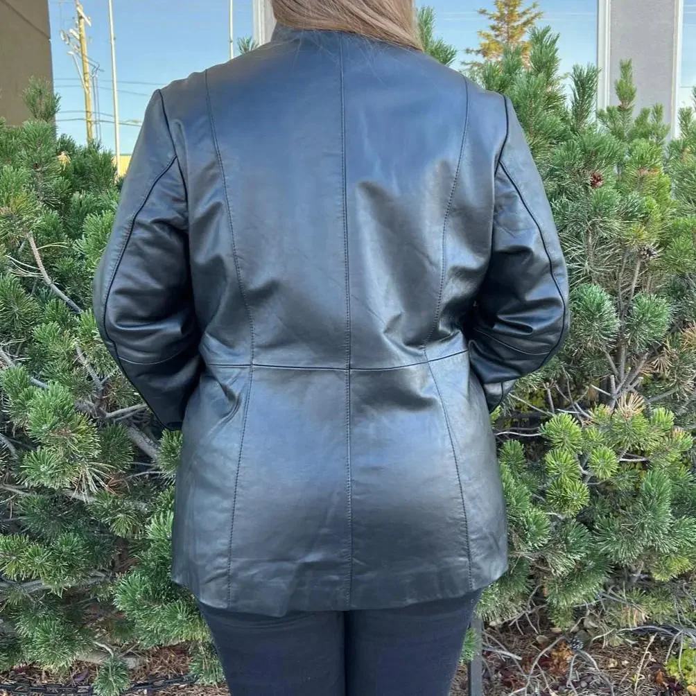 Women's Lamb Leather Jacket with Zipper and Dual Pockets - Image 2