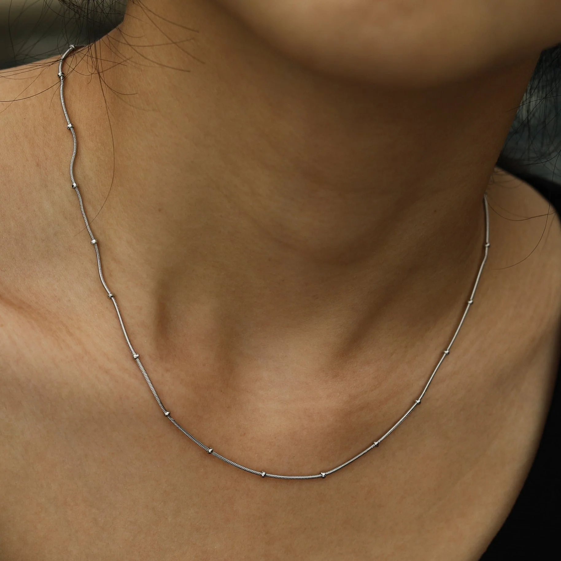 ZAHARA Mini Textured Beaded Dainty Silver Chain - Image 2