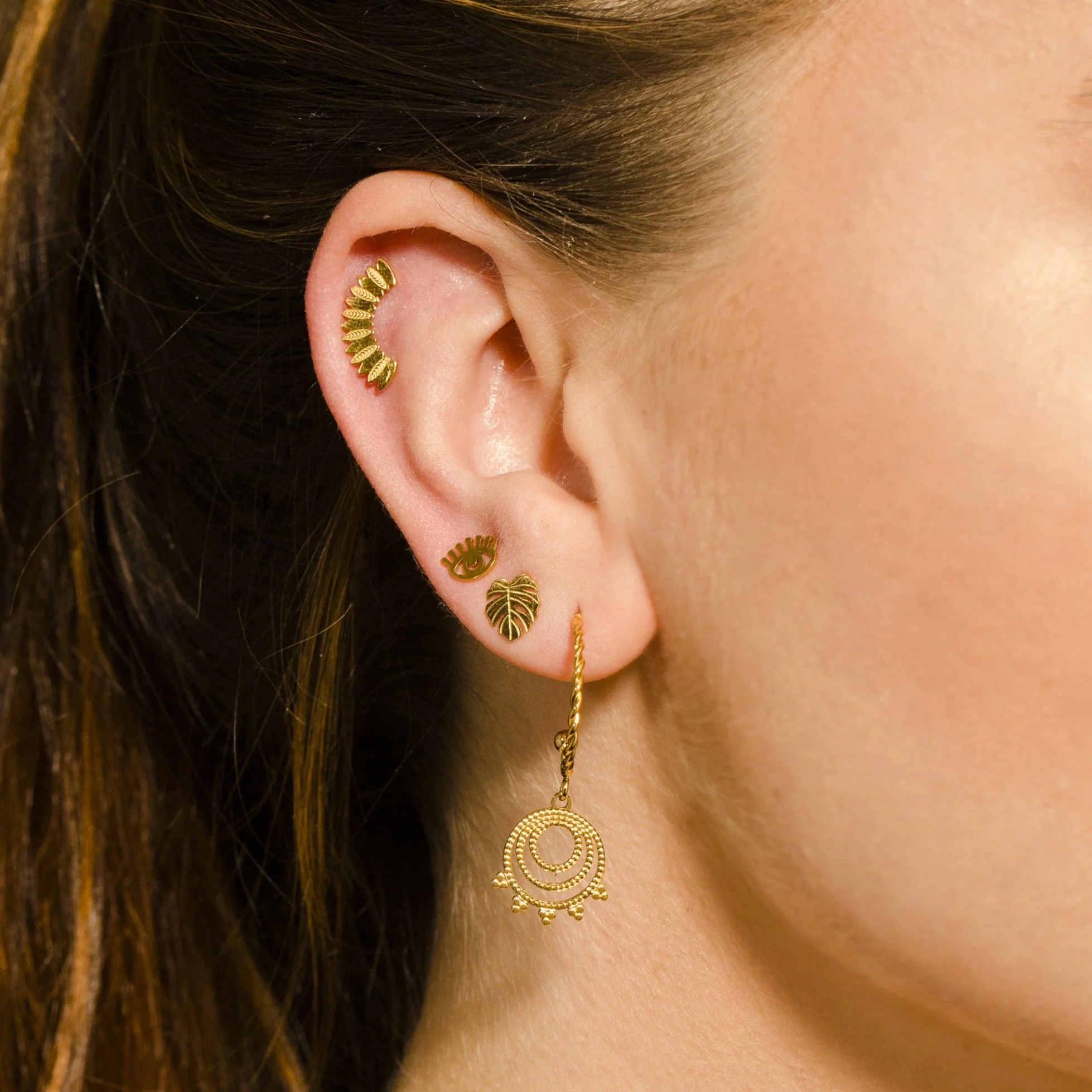 ZOEY: Curved Shaped Leaf Patterned Stud Earrings - Image 2